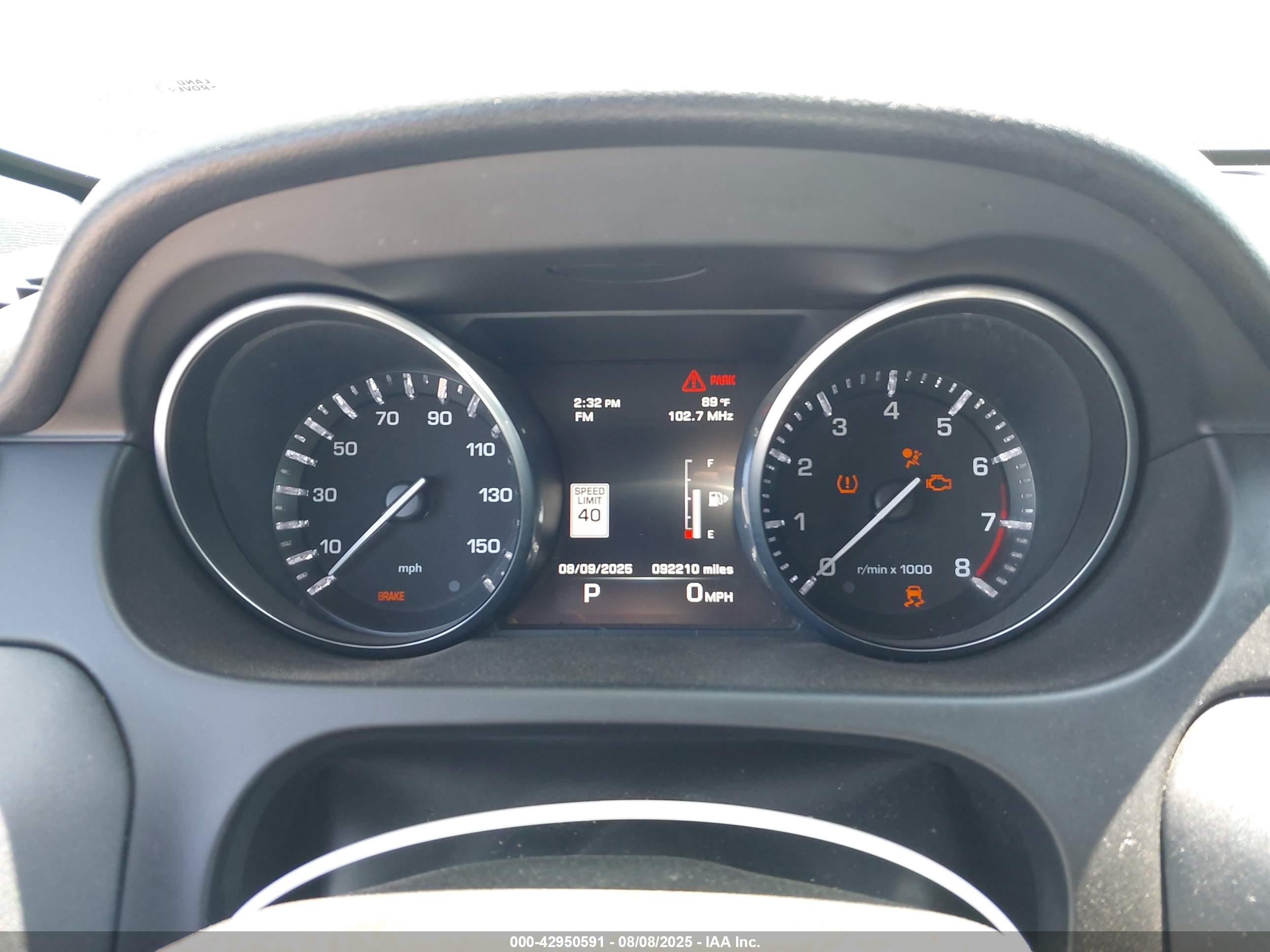LAND ROVER image 7