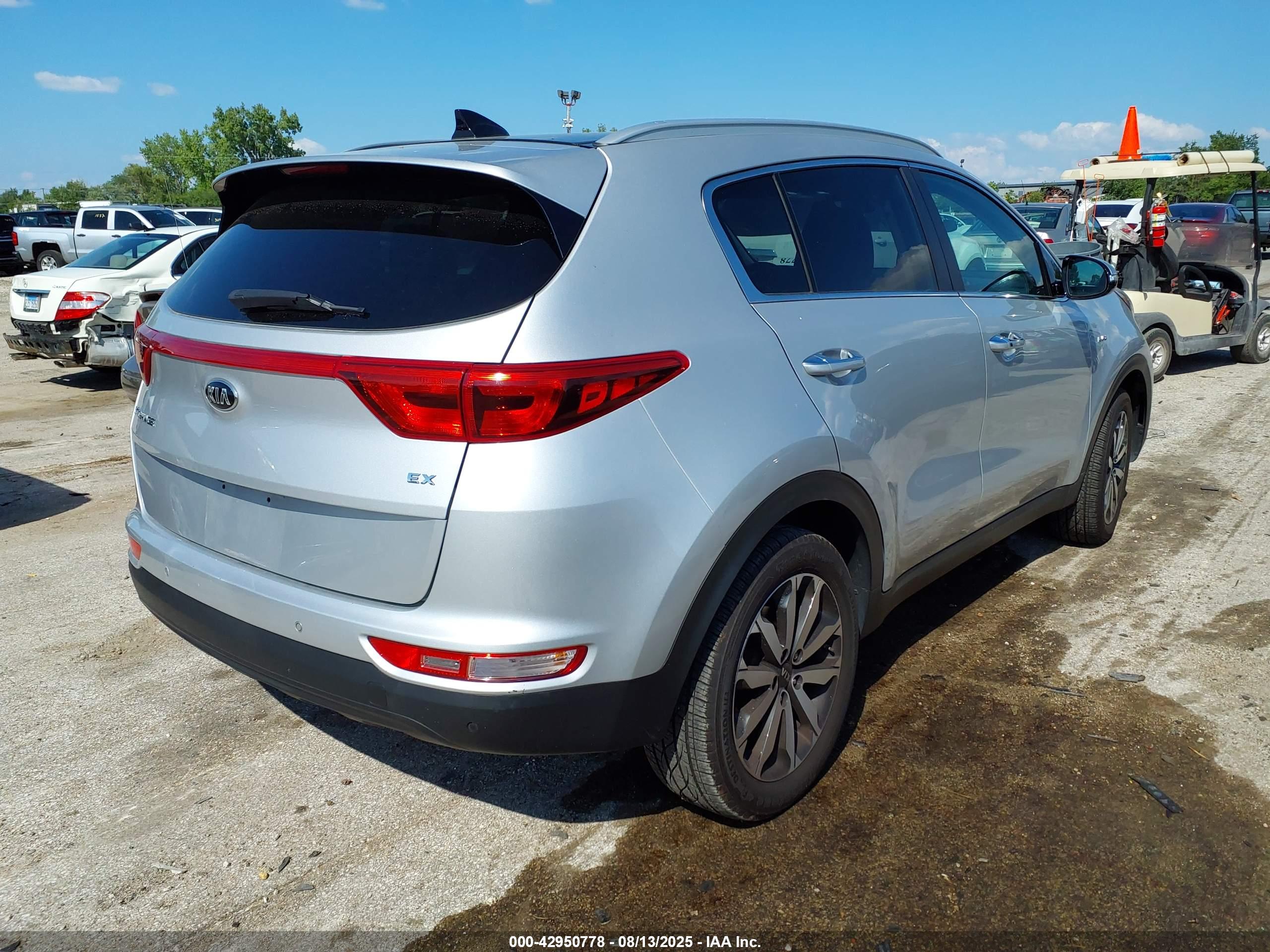 KIA SPORTAGE image 4