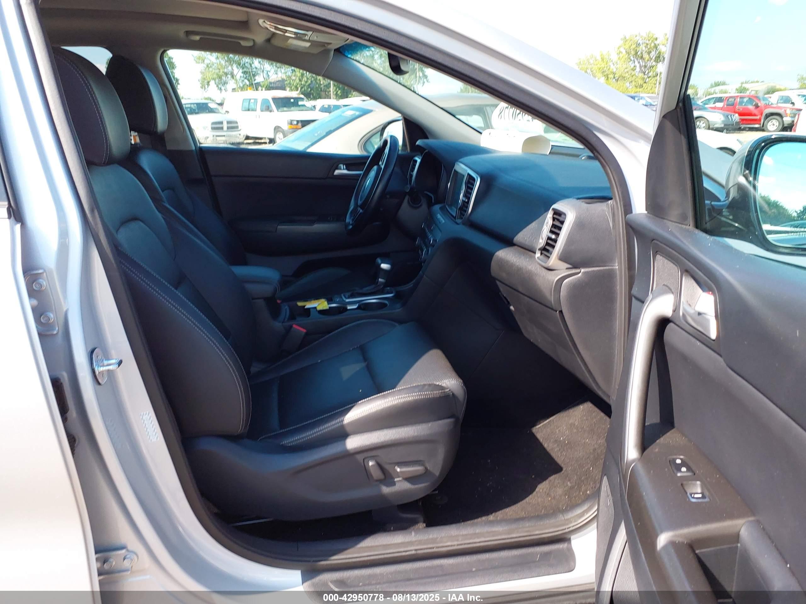 KIA SPORTAGE image 5