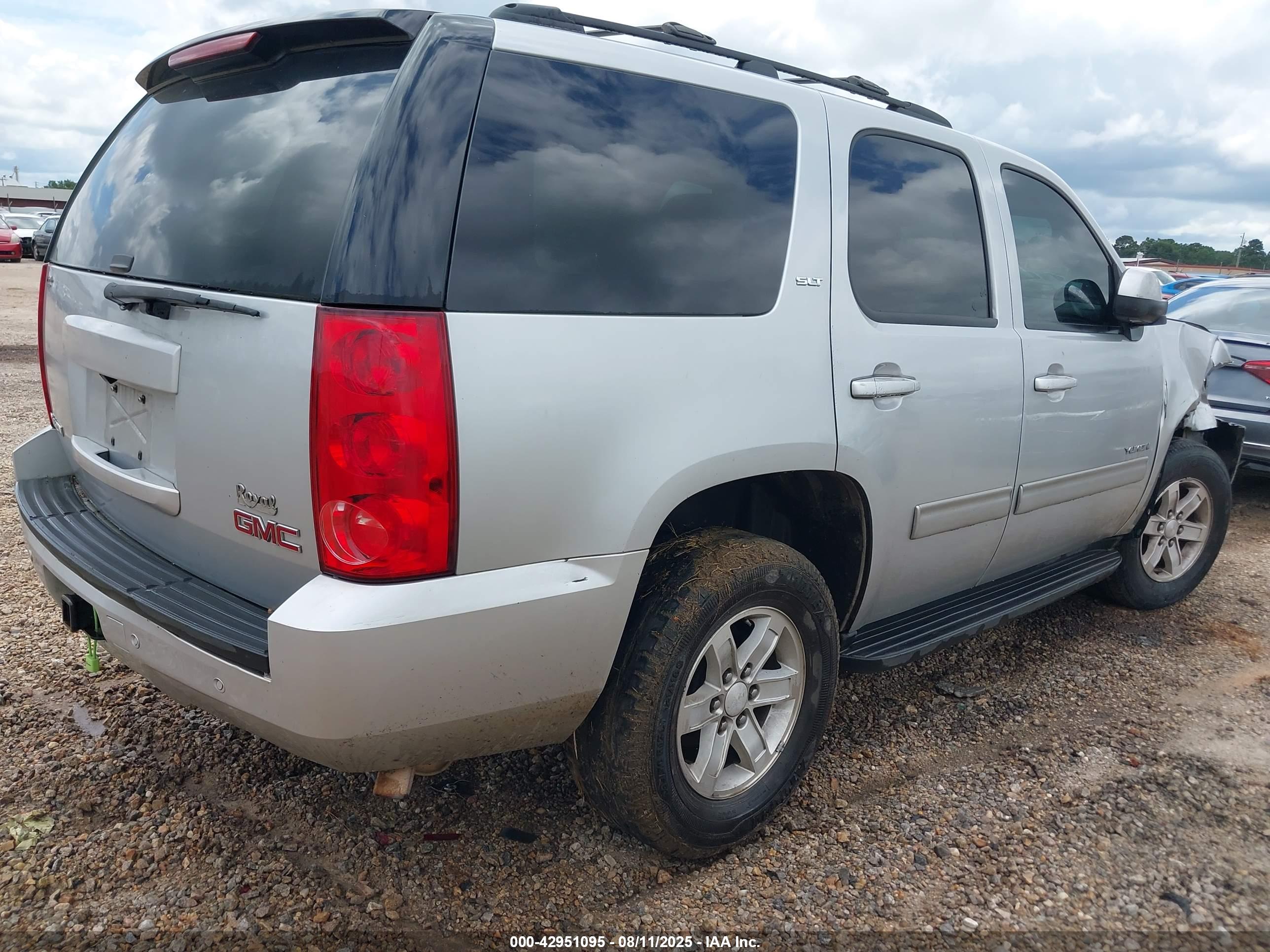 GMC YUKON image 4