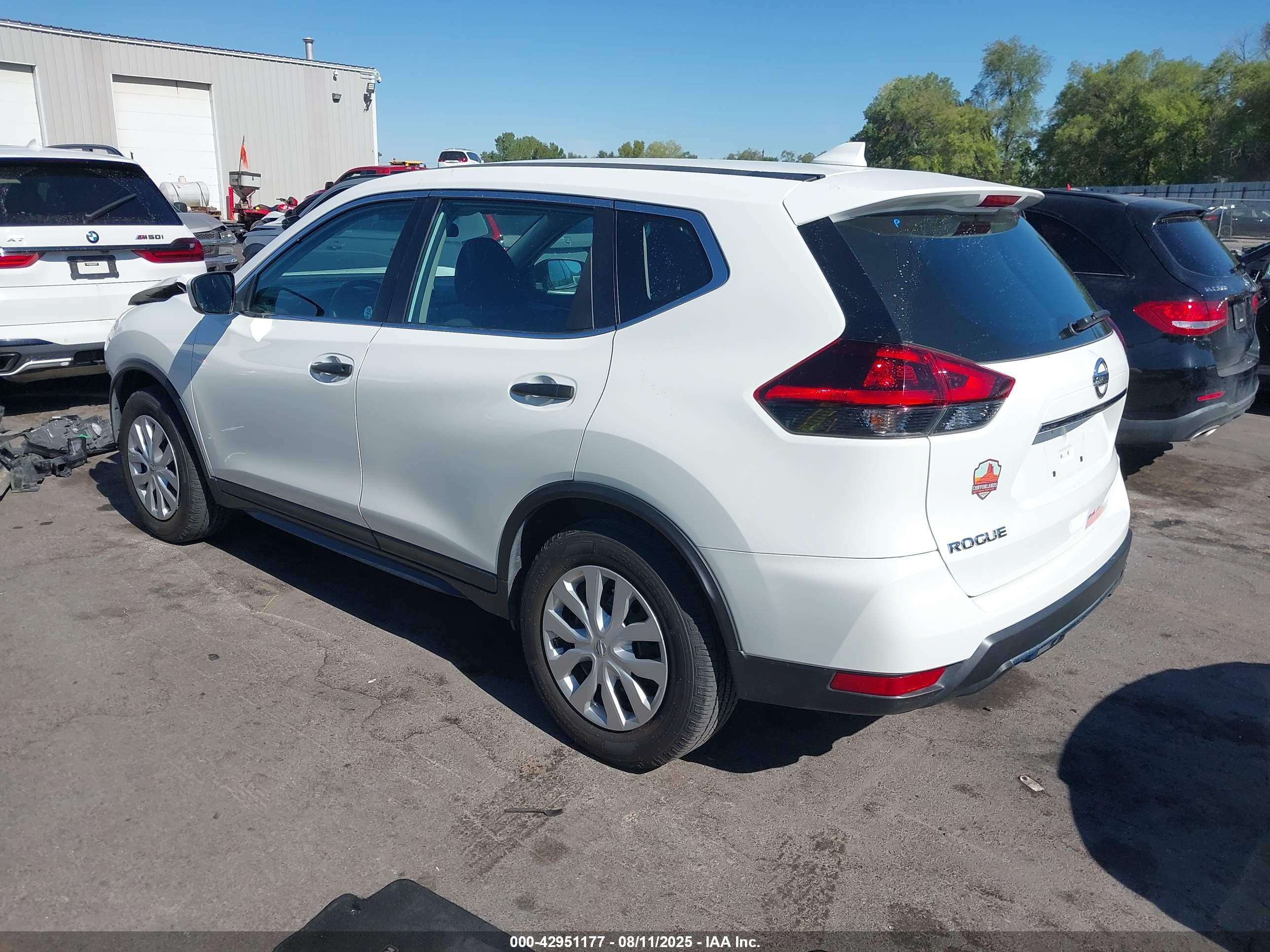 NISSAN ROGUE image 3