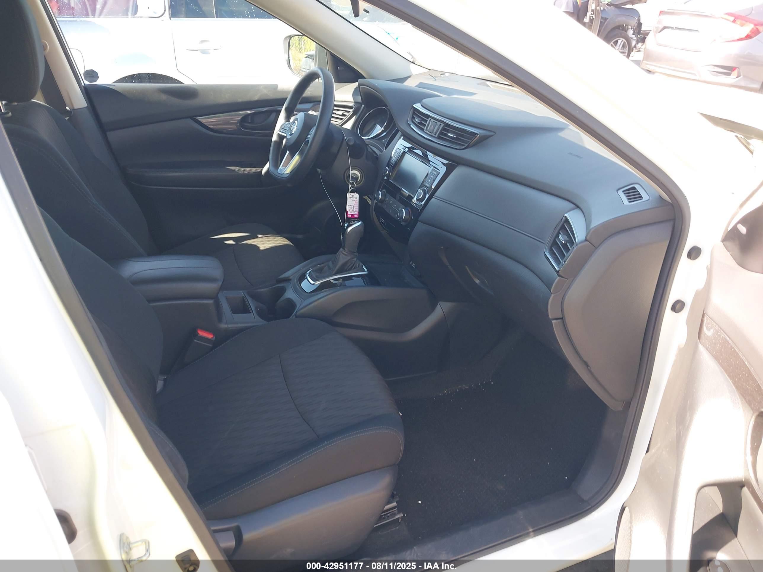 NISSAN ROGUE image 5