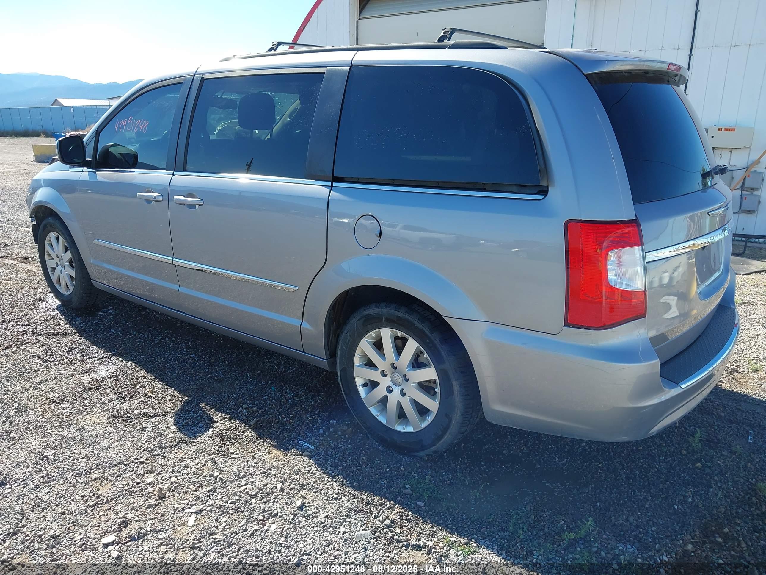 CHRYSLER TOWN image 3