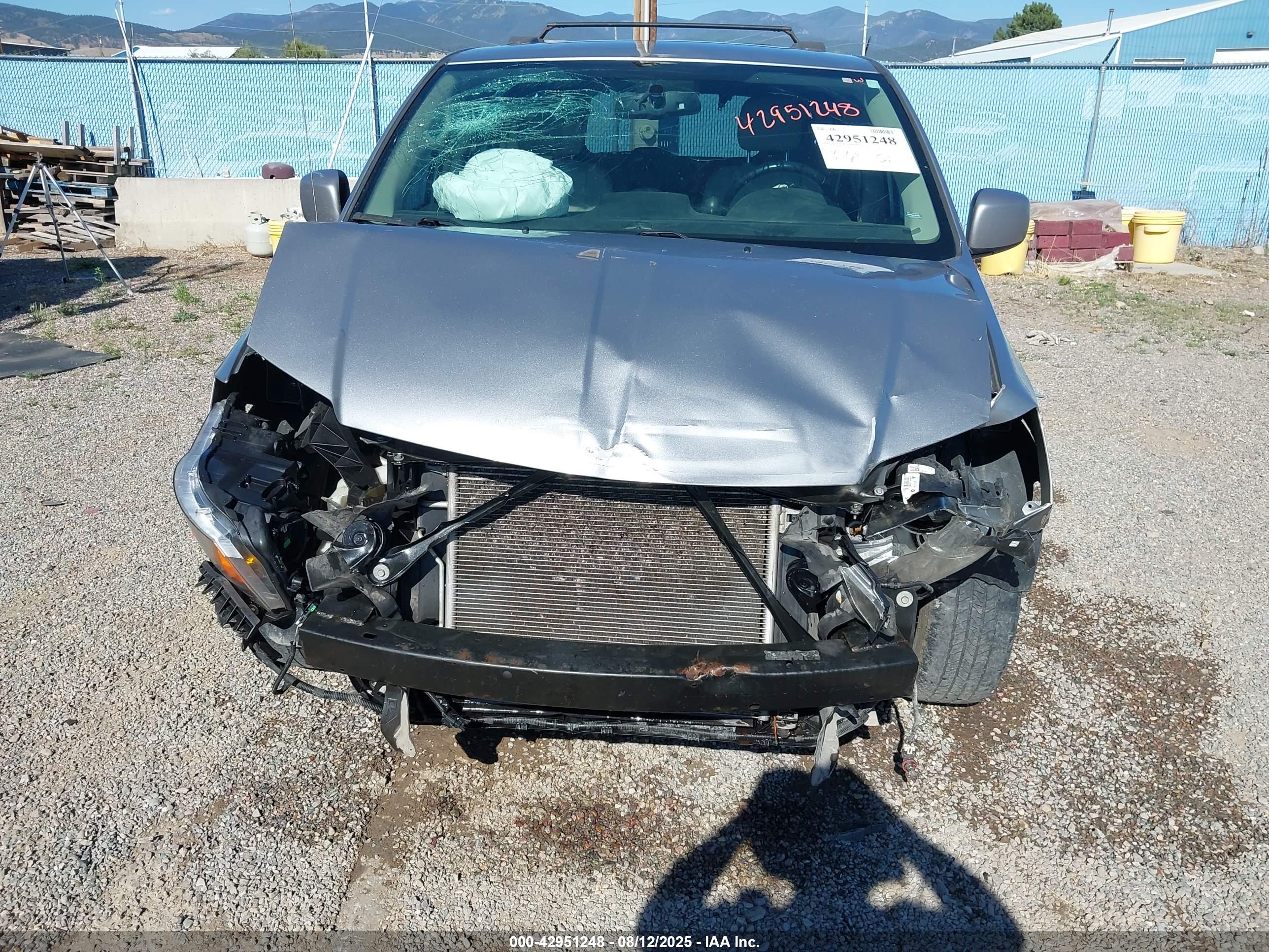 CHRYSLER TOWN image 6