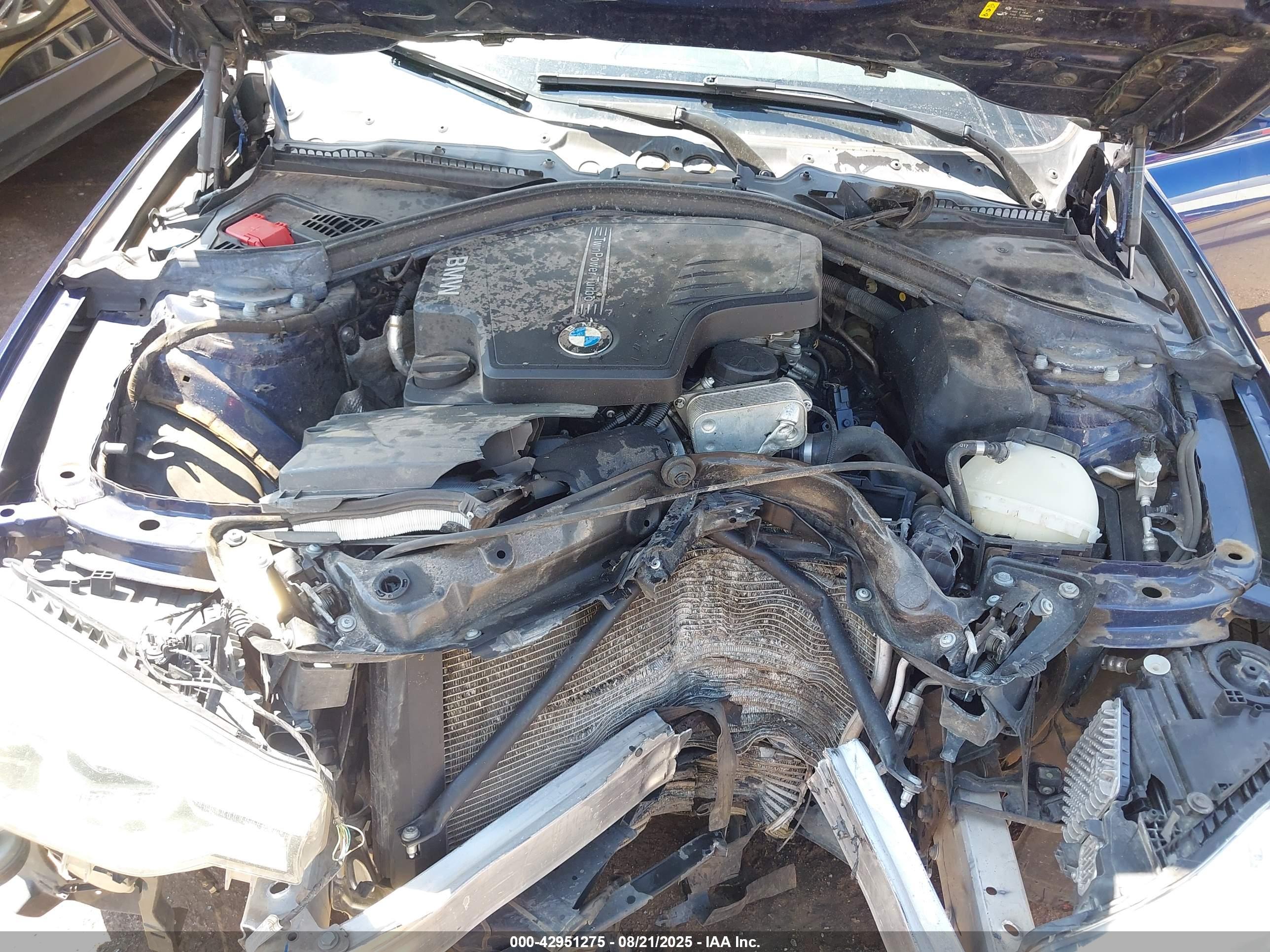 BMW 320I image 10