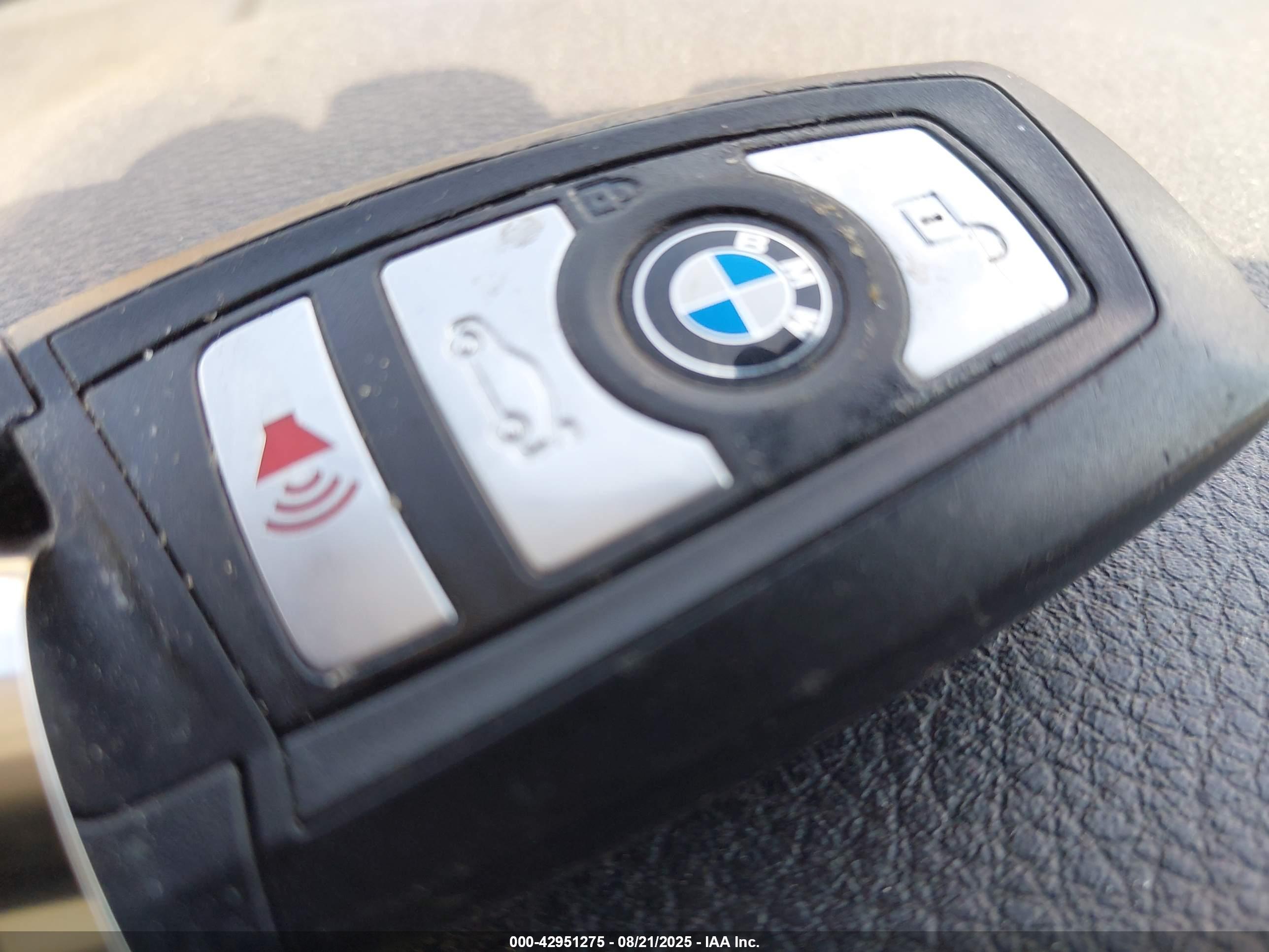 BMW 320I image 11