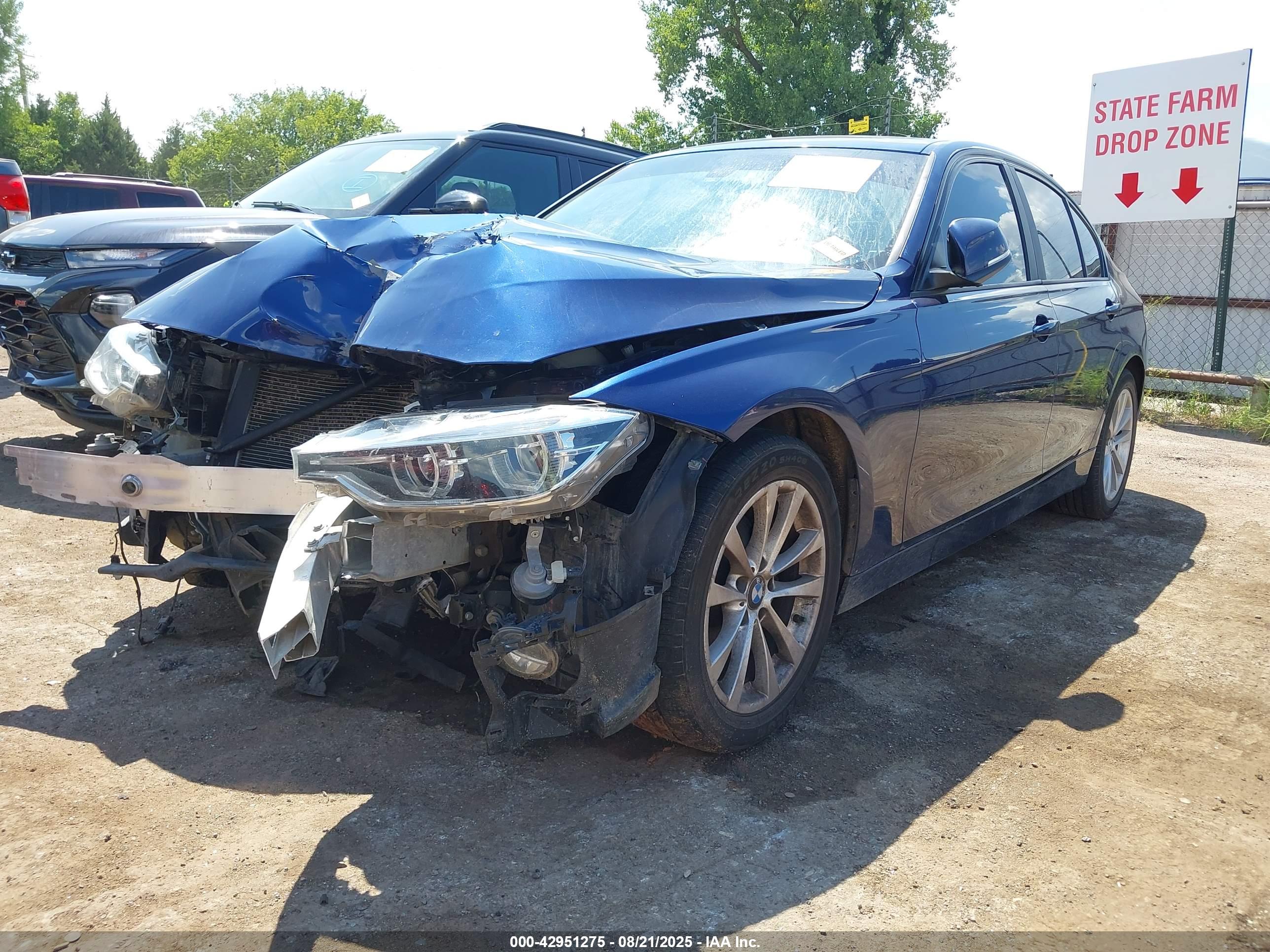 BMW 320I image 2