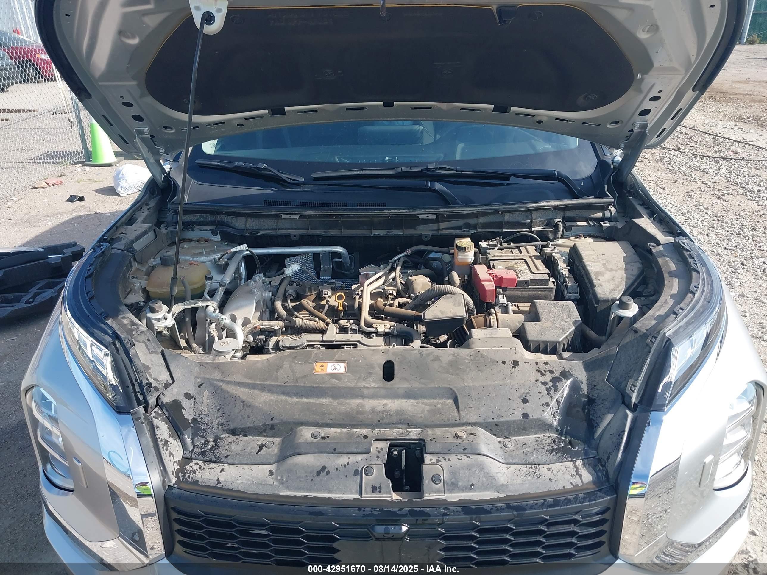 MITSUBISHI OUTLANDER image 10