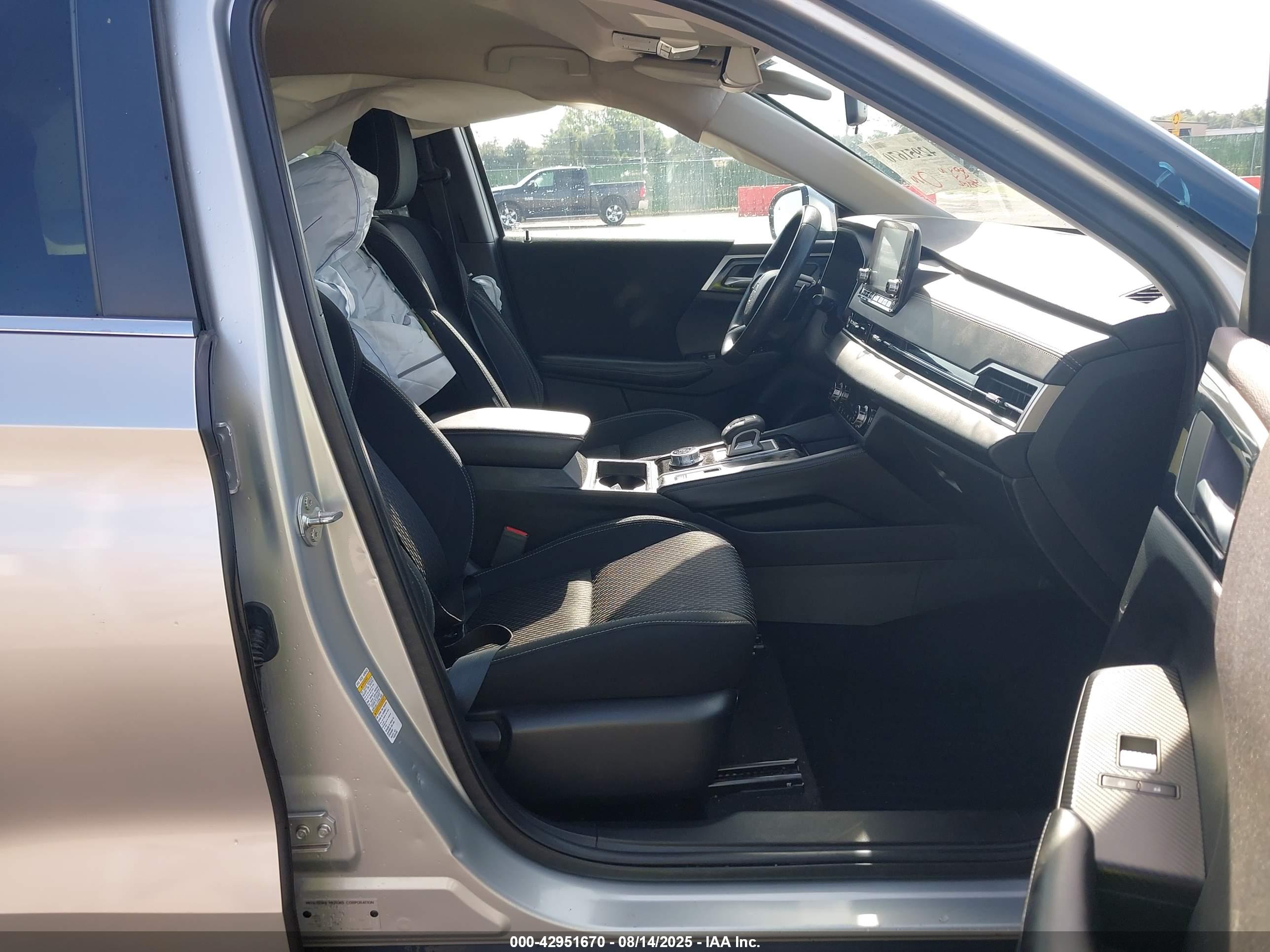 MITSUBISHI OUTLANDER image 5
