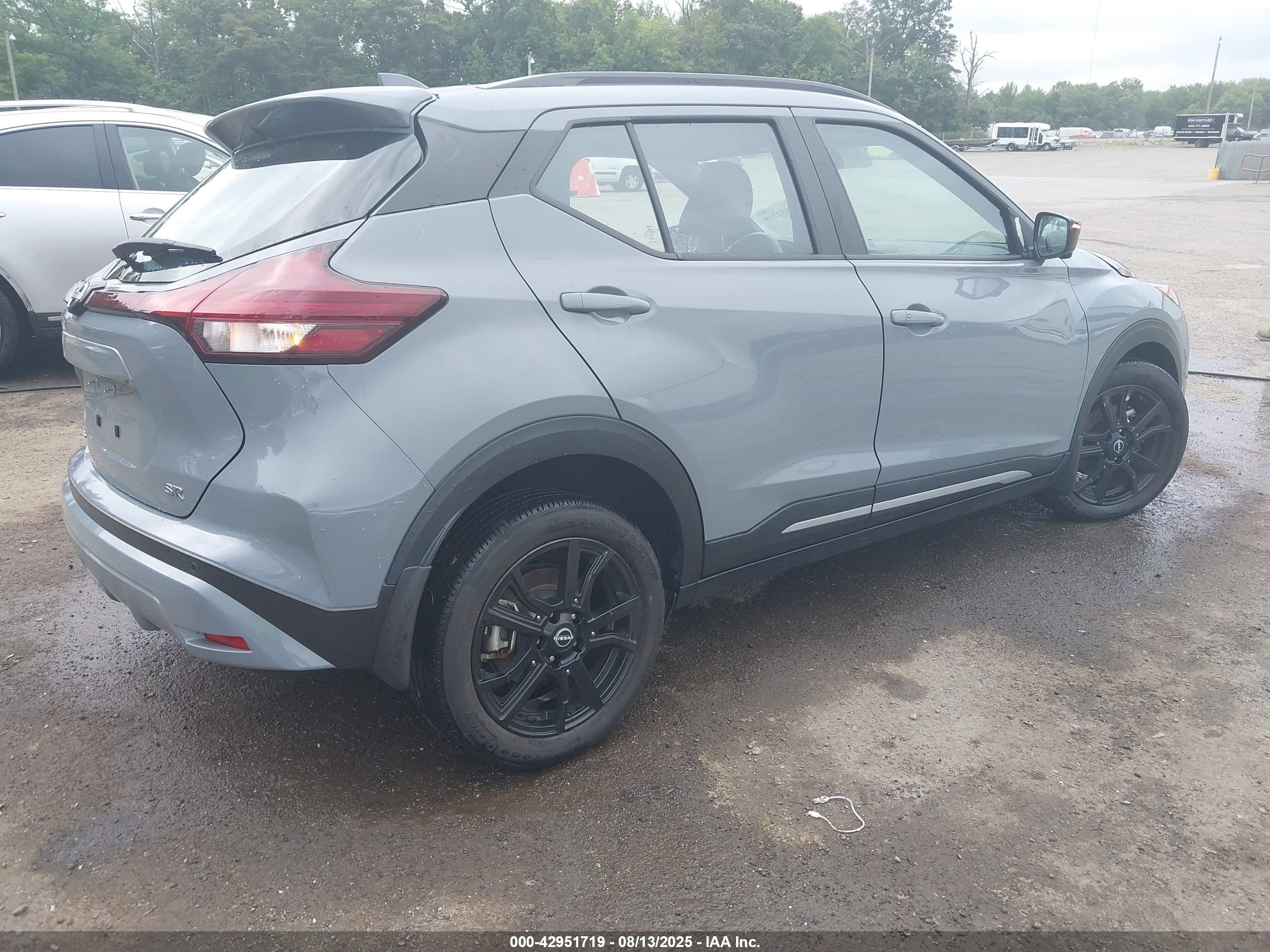 NISSAN KICKS image 4