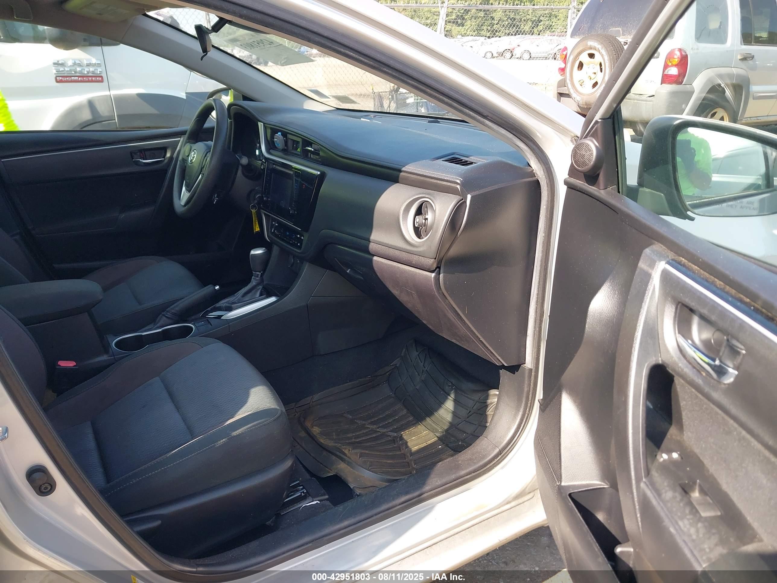 TOYOTA COROLLA image 5
