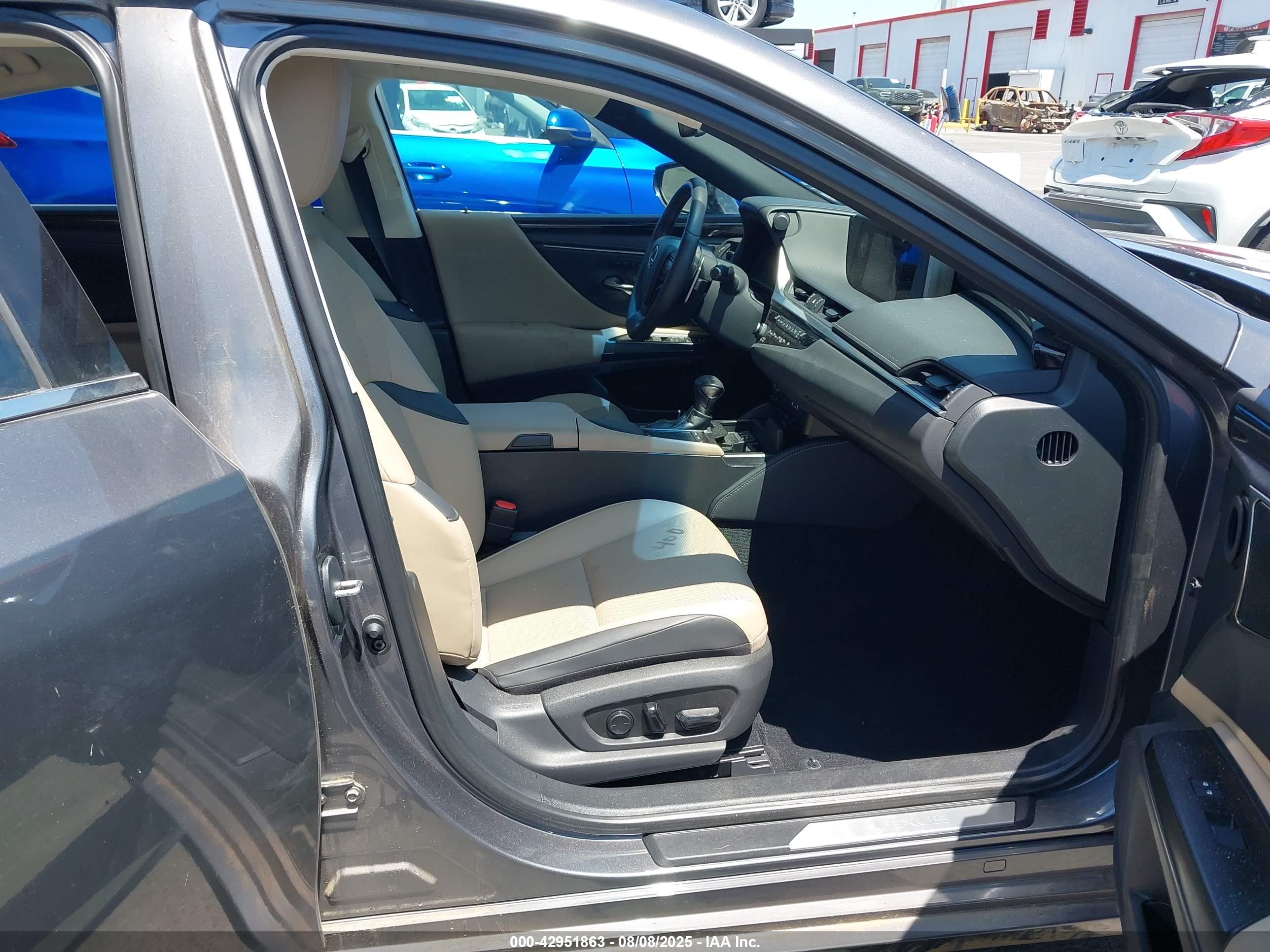 LEXUS ES image 5