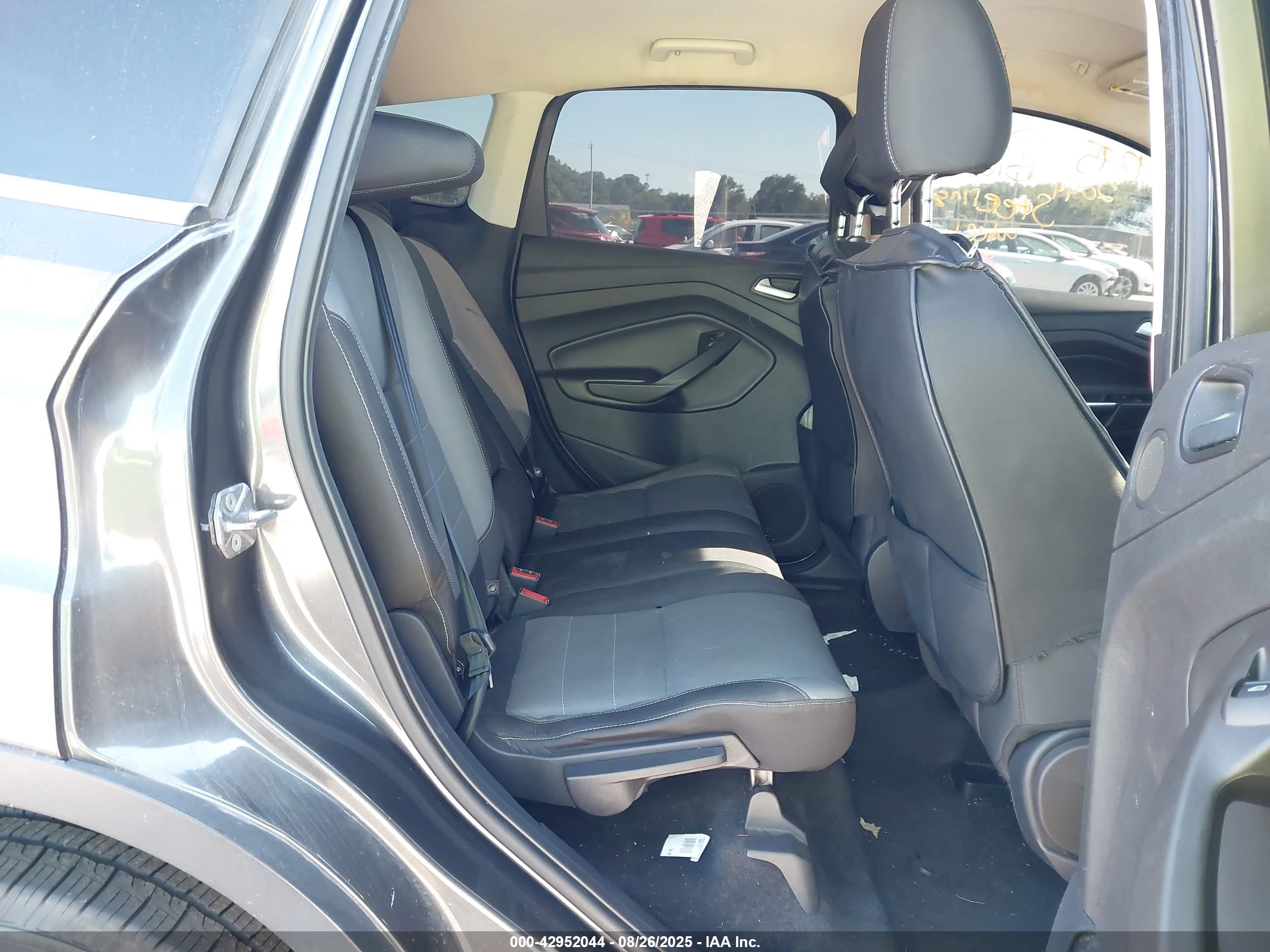 FORD ESCAPE image 8