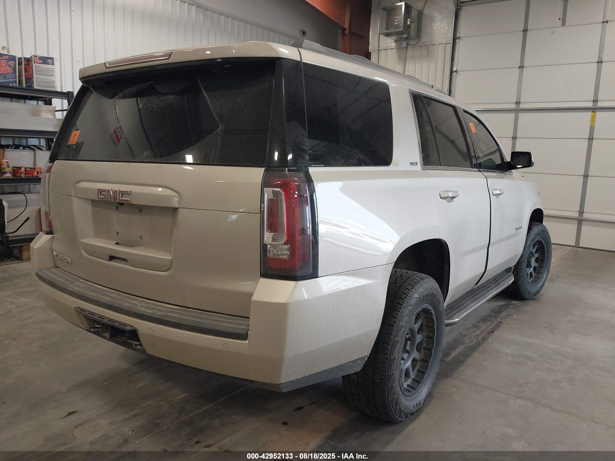 GMC YUKON image 4