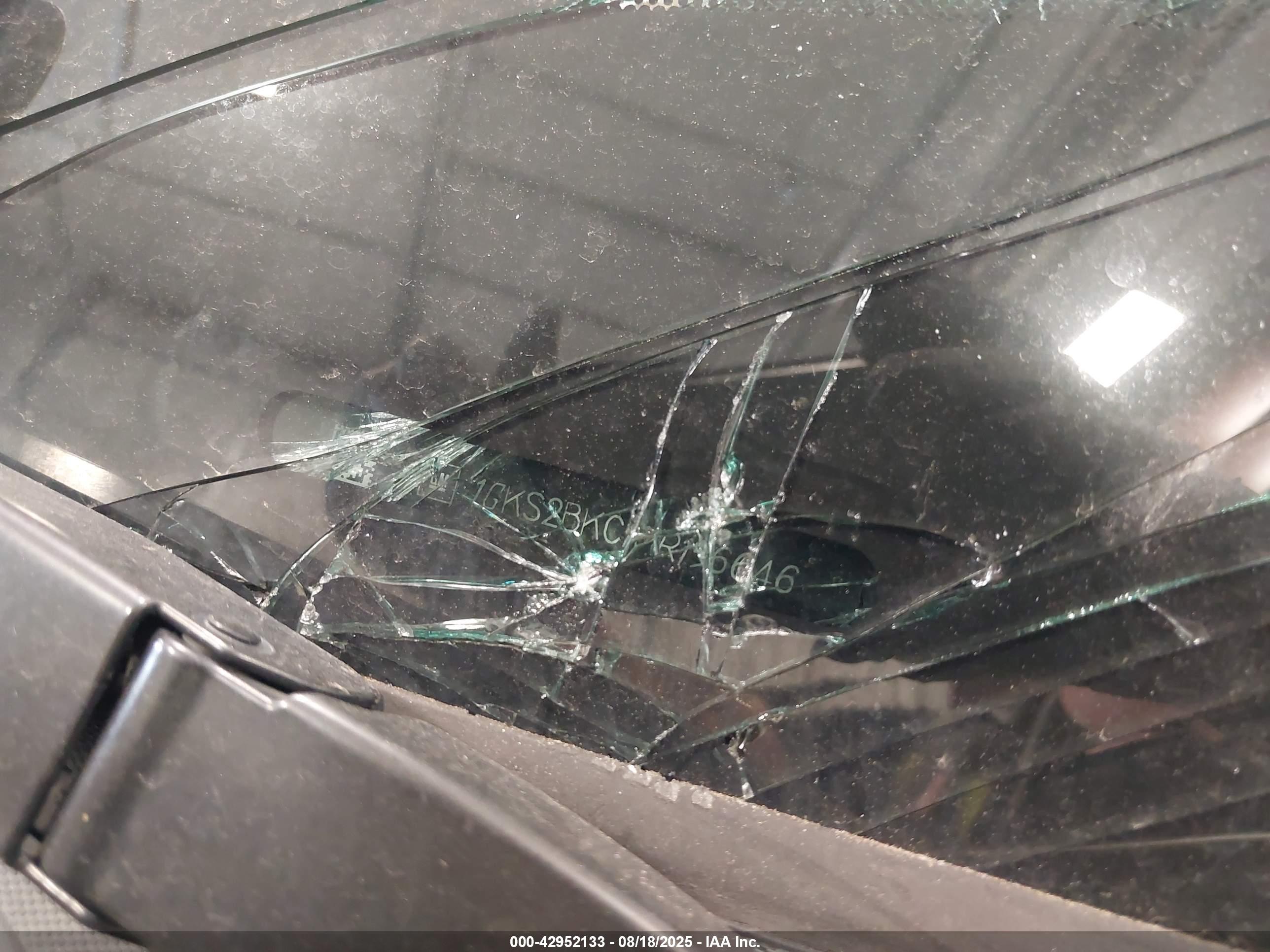 GMC YUKON image 9