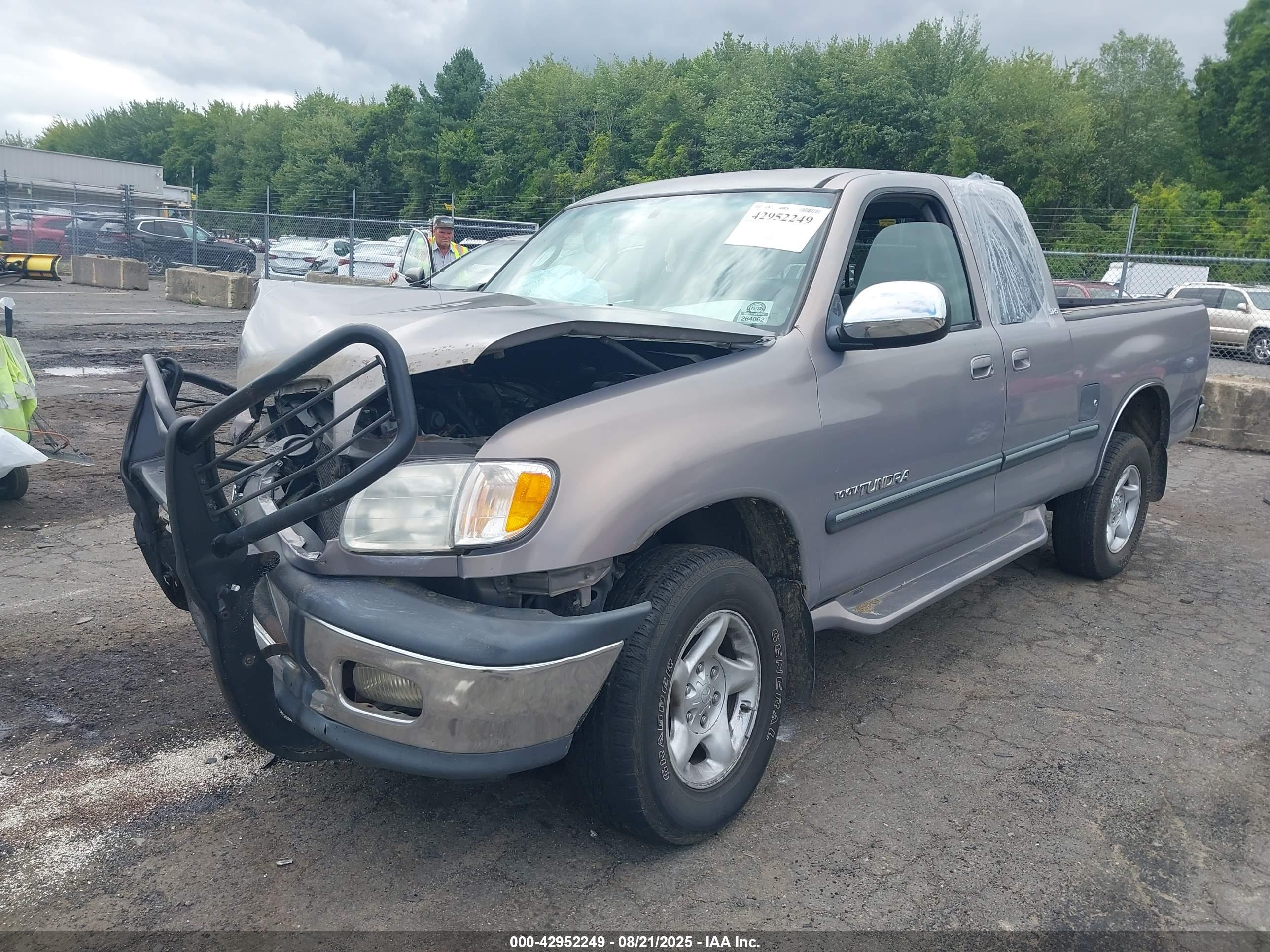 TOYOTA TUNDRA image 2