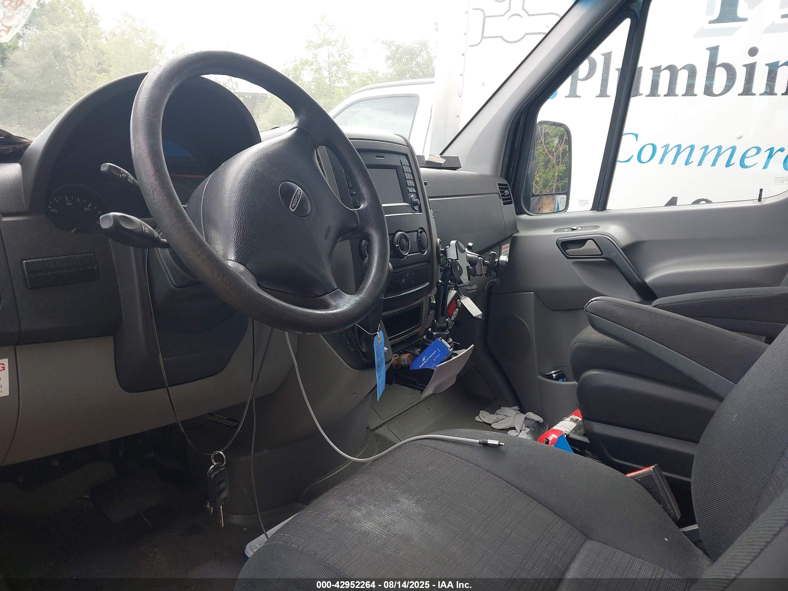 FREIGHTLINER SPRINTER image 8