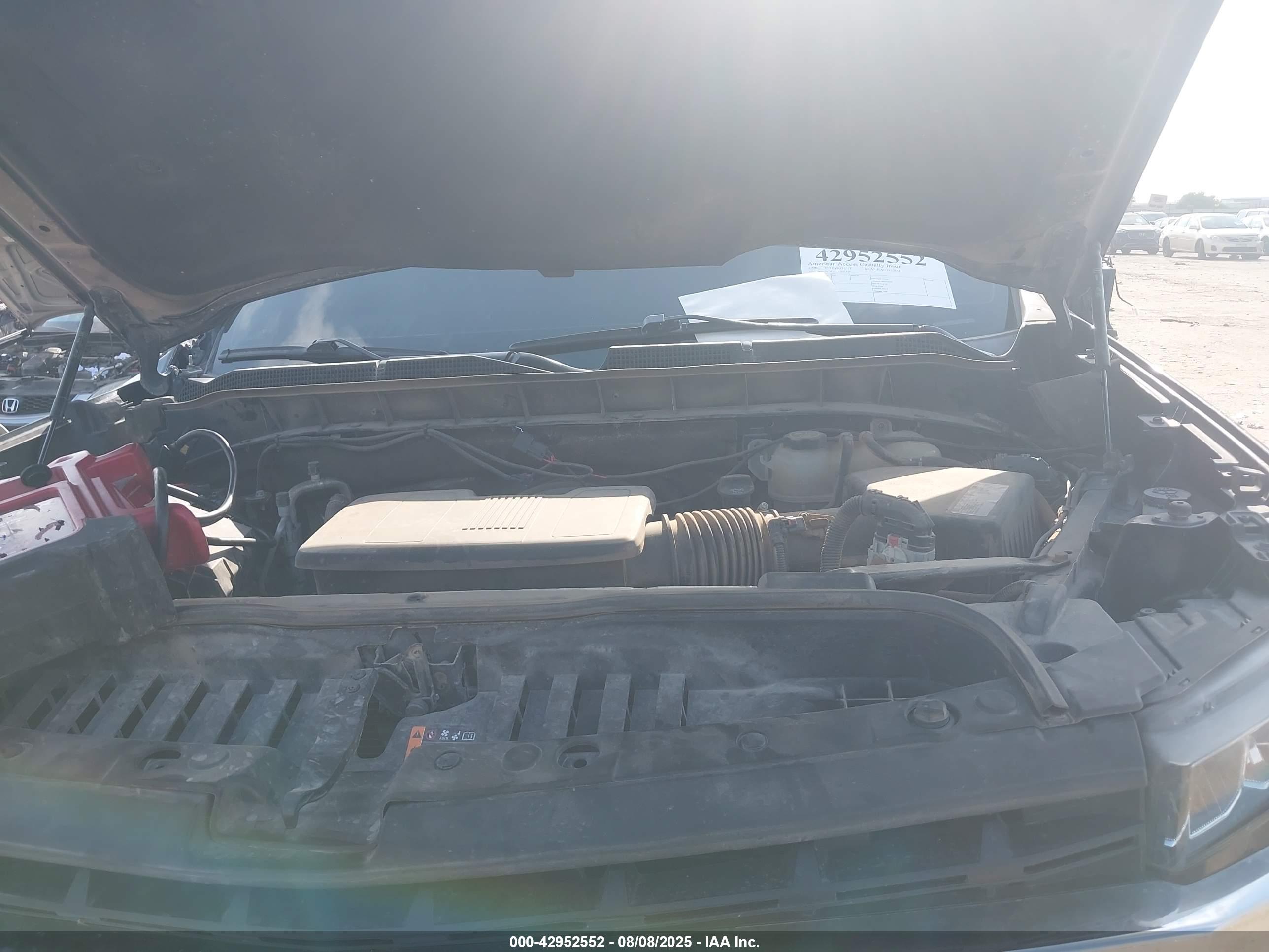 CHEVROLET SILVERADO image 10
