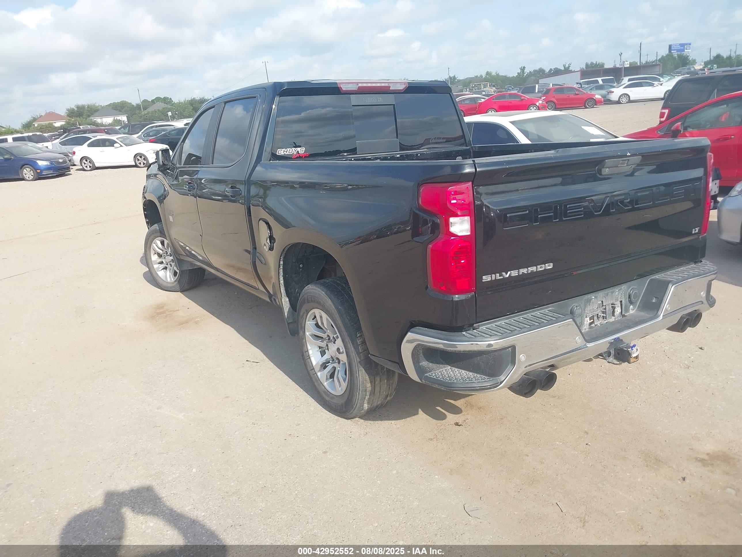 CHEVROLET SILVERADO image 3