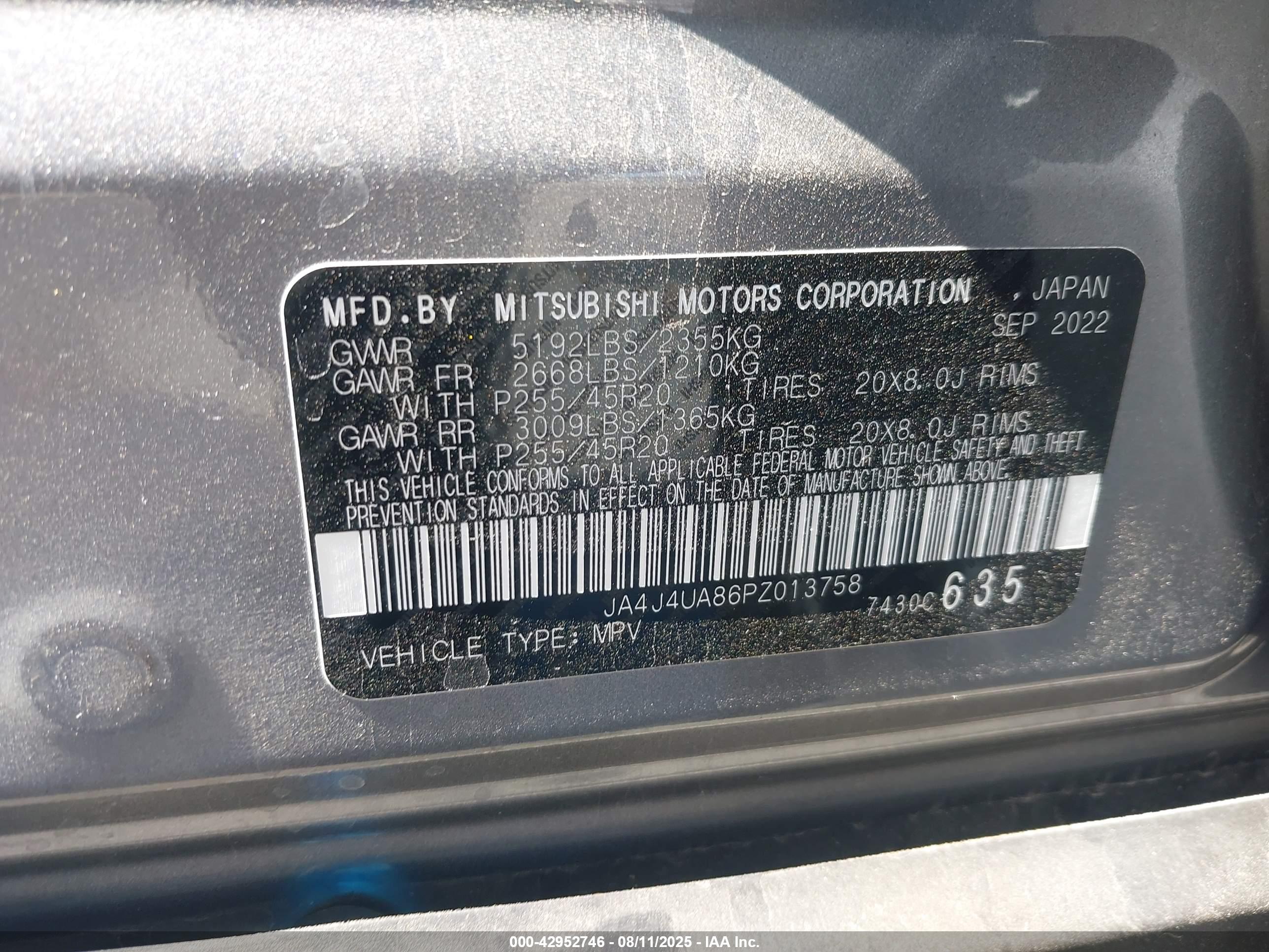 MITSUBISHI OUTLANDER image 9