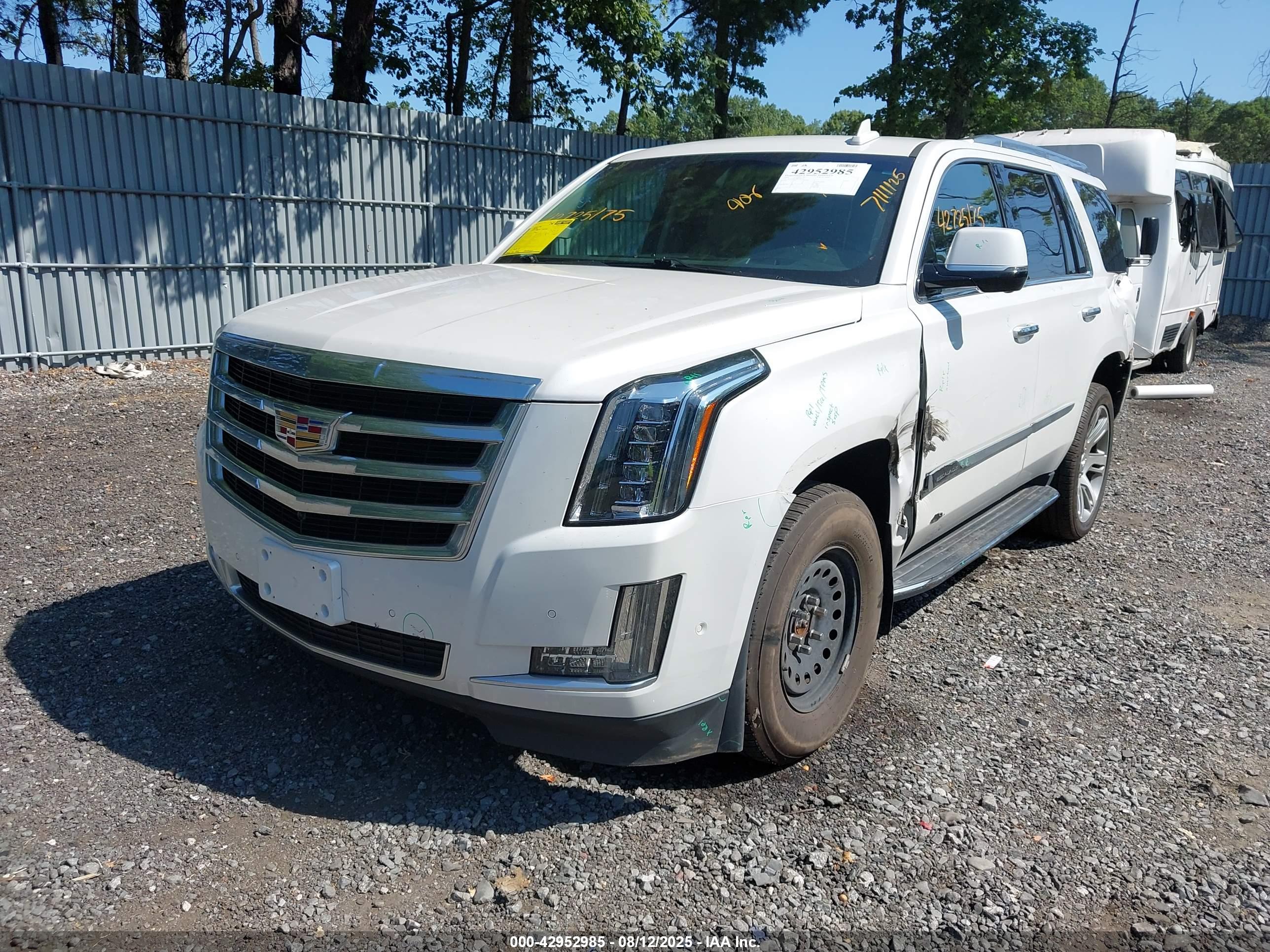 CADILLAC ESCALADE image 2