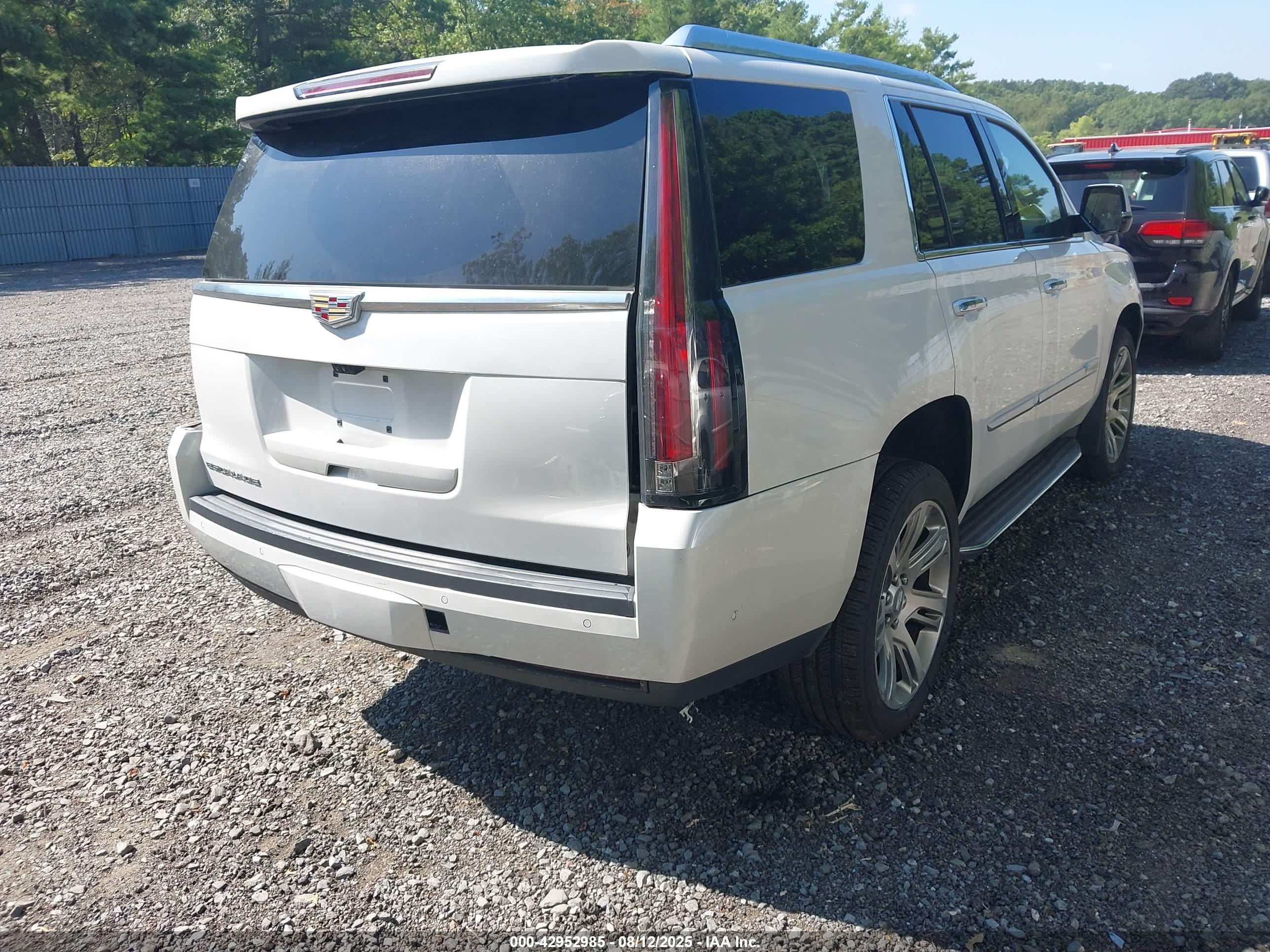 CADILLAC ESCALADE image 4
