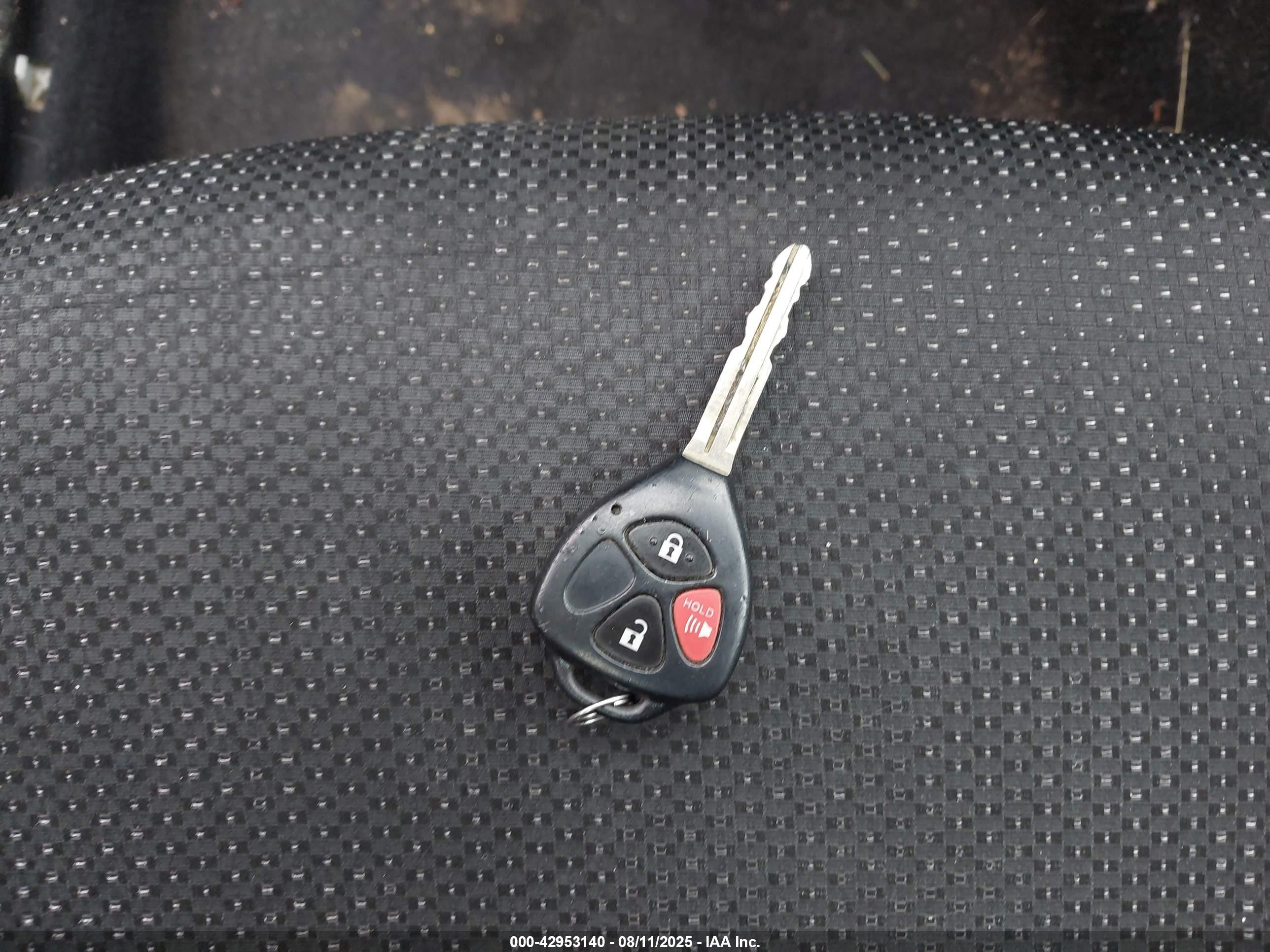 PONTIAC VIBE image 11