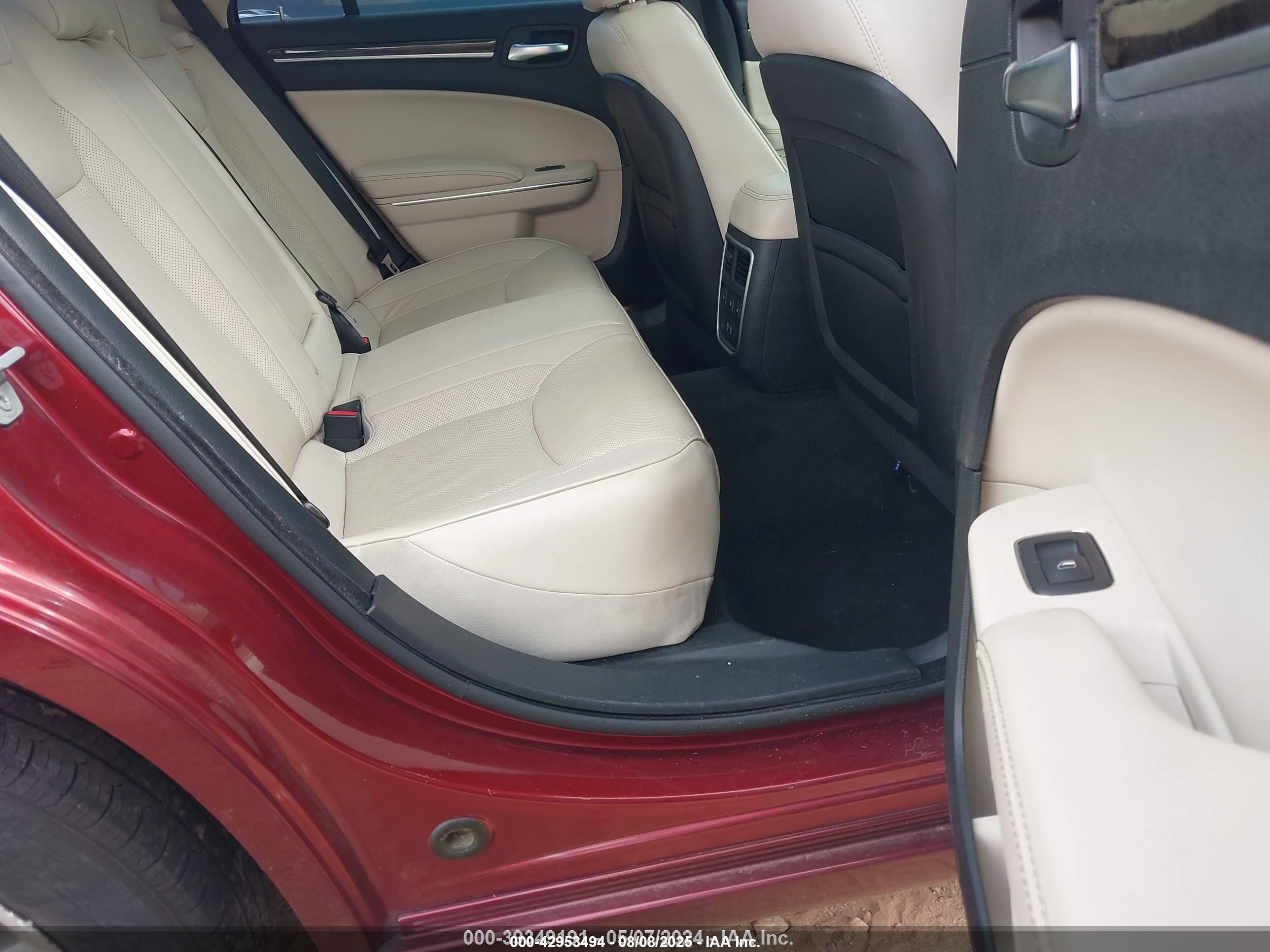 CHRYSLER 300C image 8