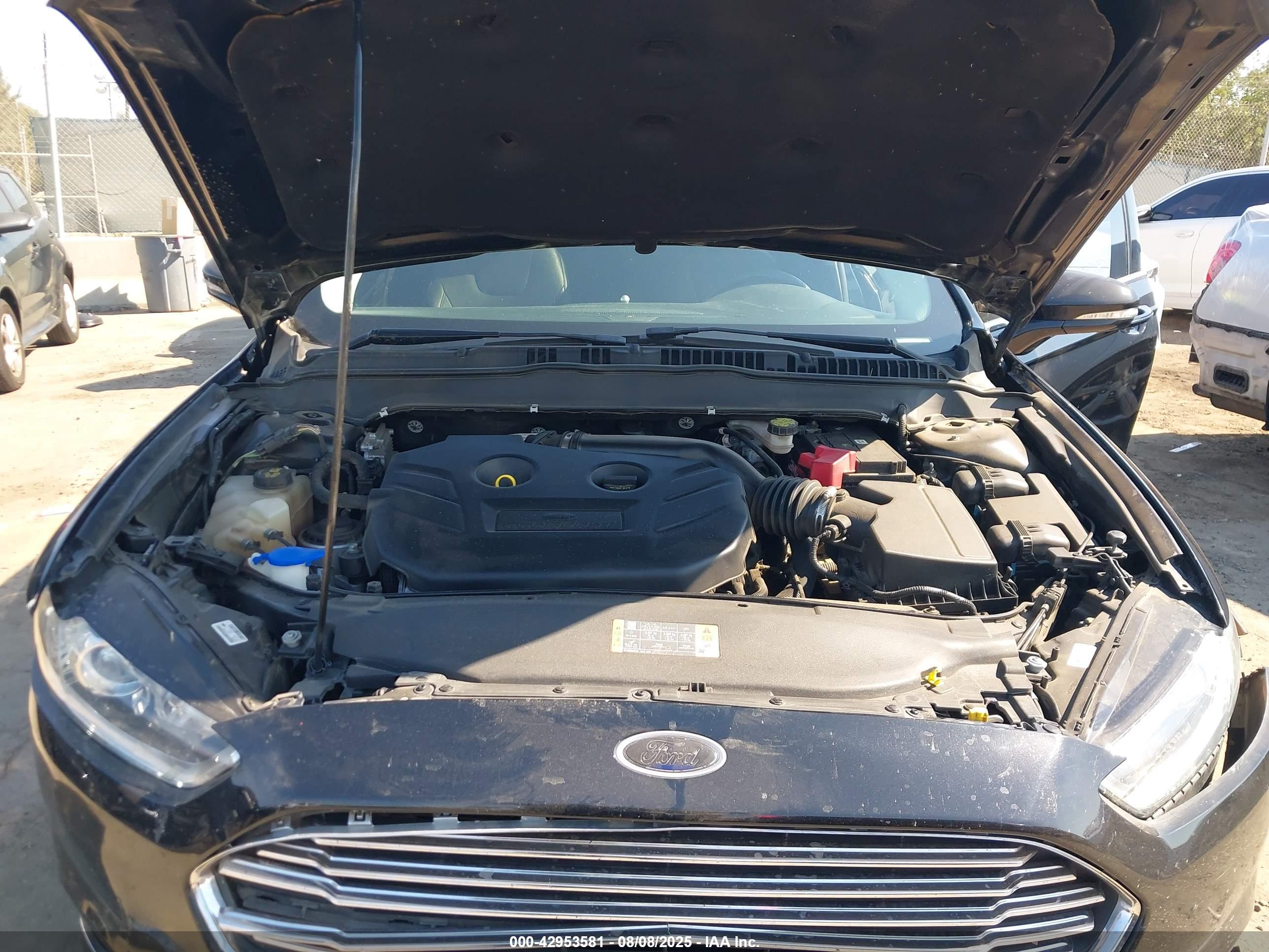 FORD FUSION image 10