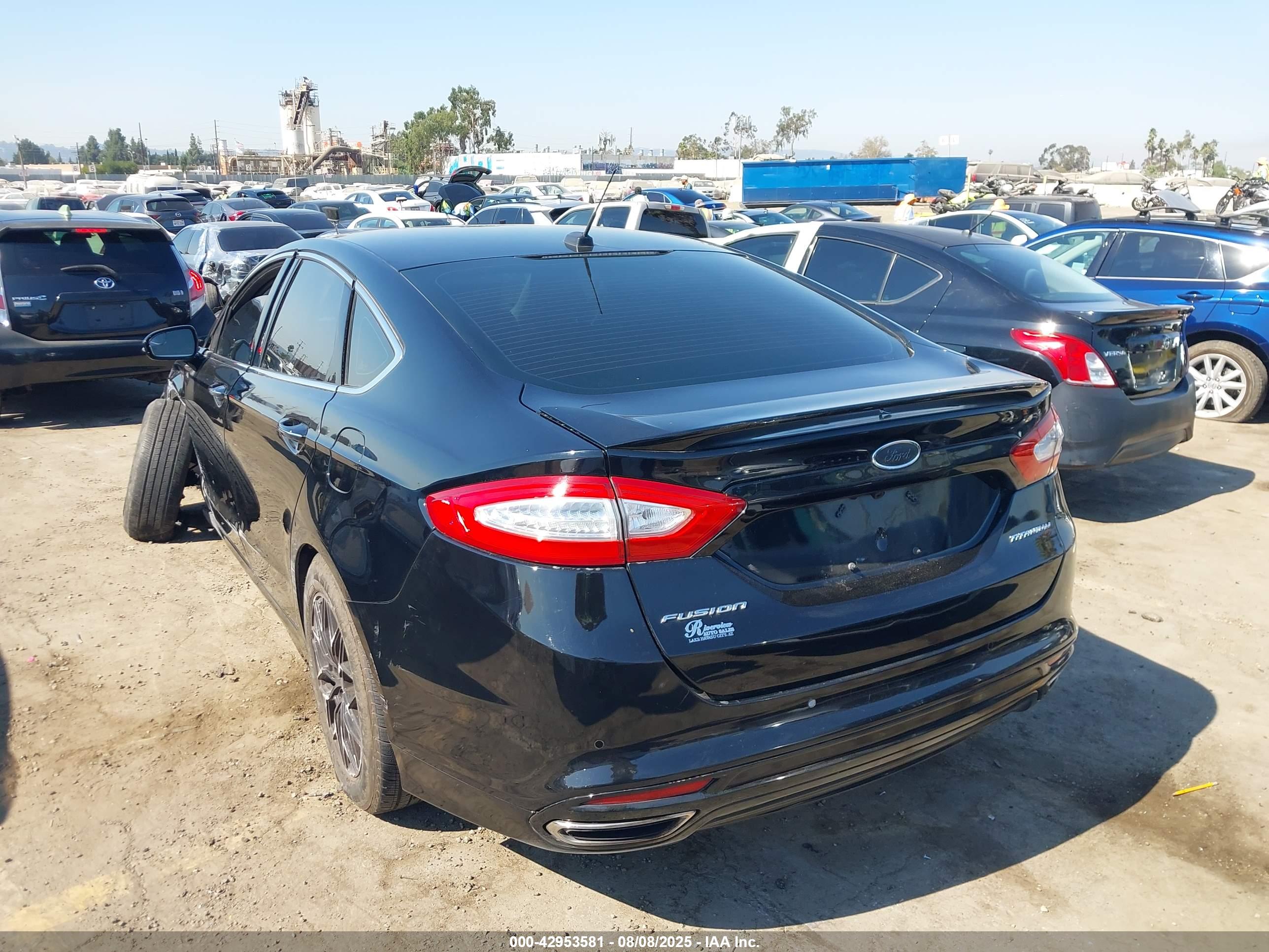 FORD FUSION image 3