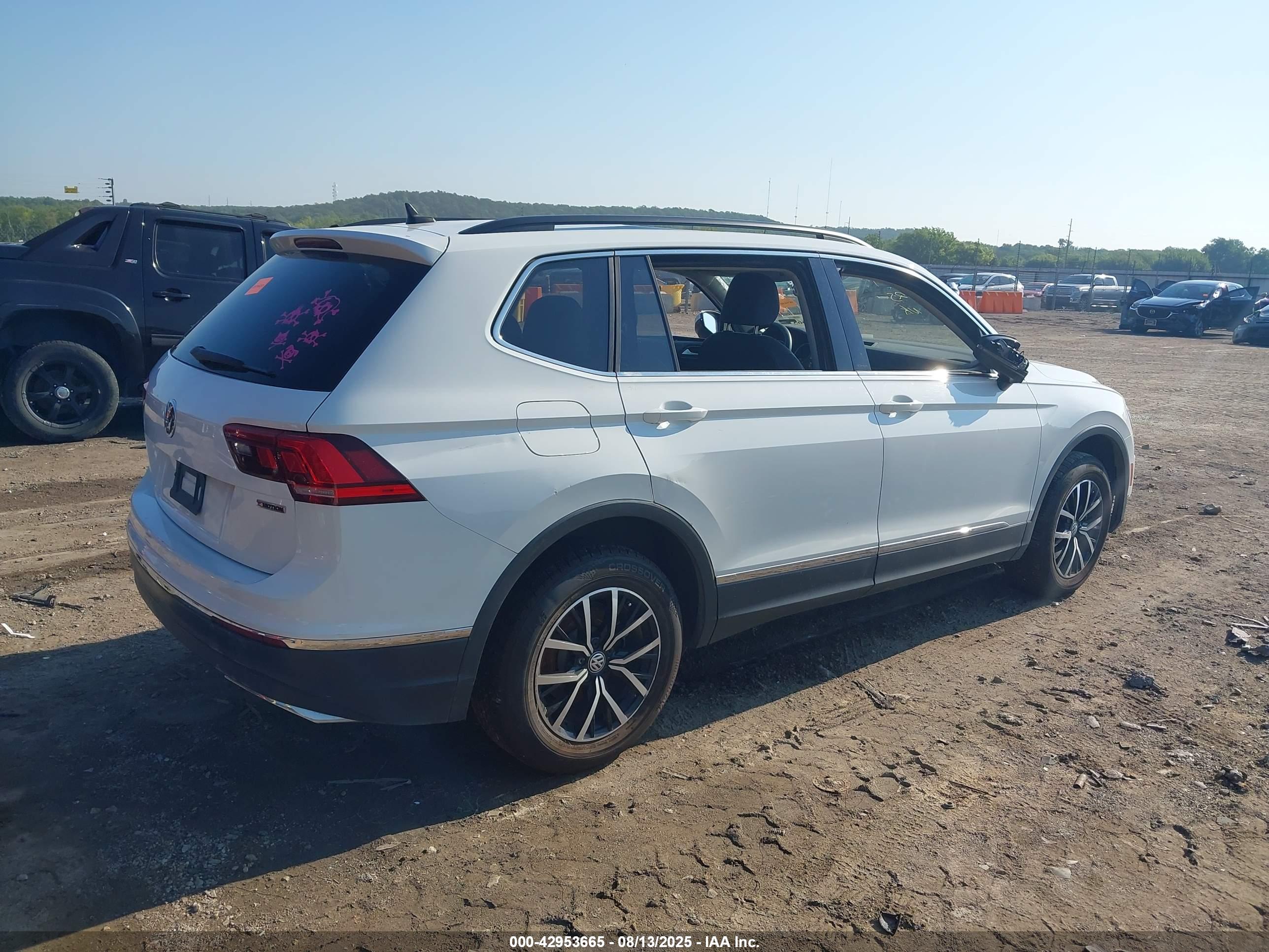 VOLKSWAGEN TIGUAN image 4