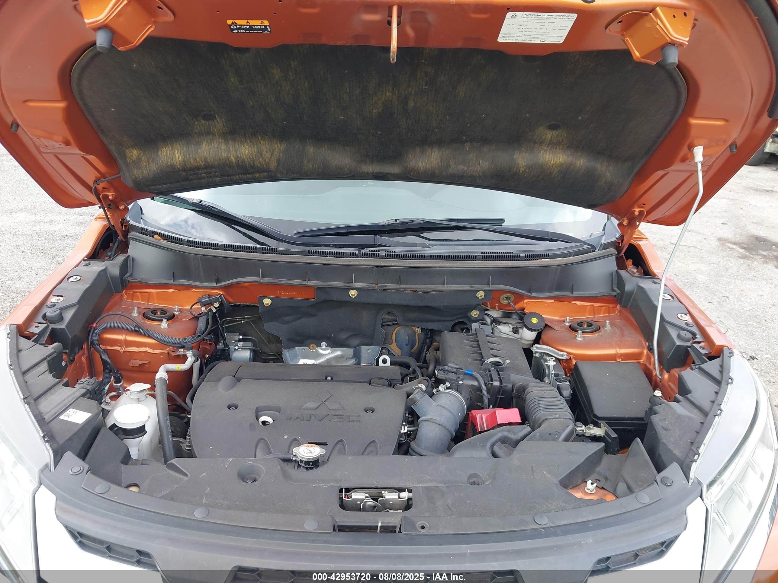 MITSUBISHI OUTLANDER image 10