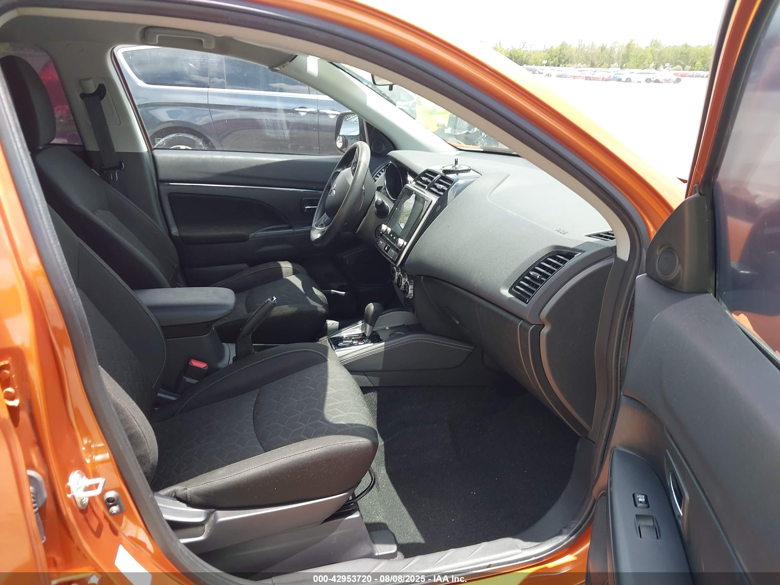 MITSUBISHI OUTLANDER image 5
