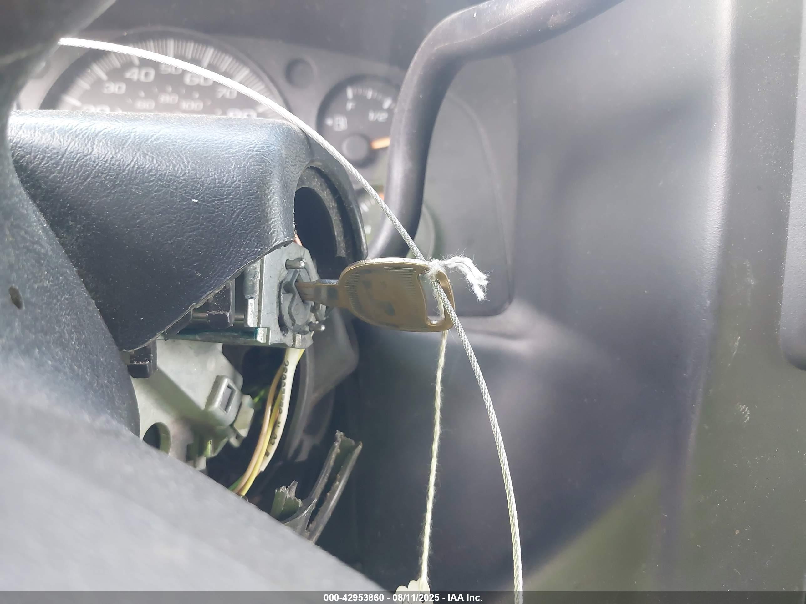 CHEVROLET EXPRESS image 11