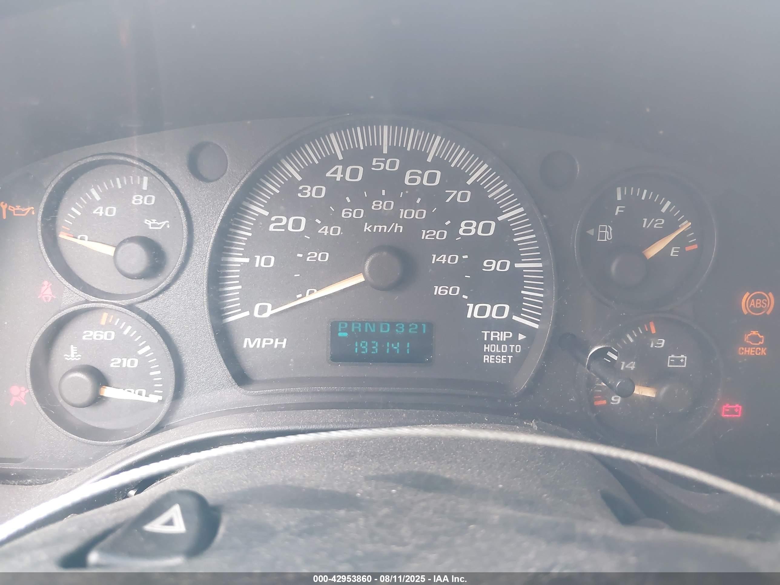 CHEVROLET EXPRESS image 7