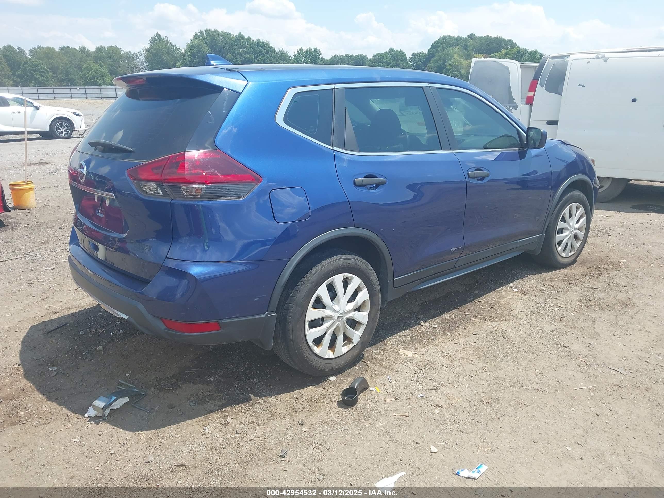NISSAN ROGUE image 4