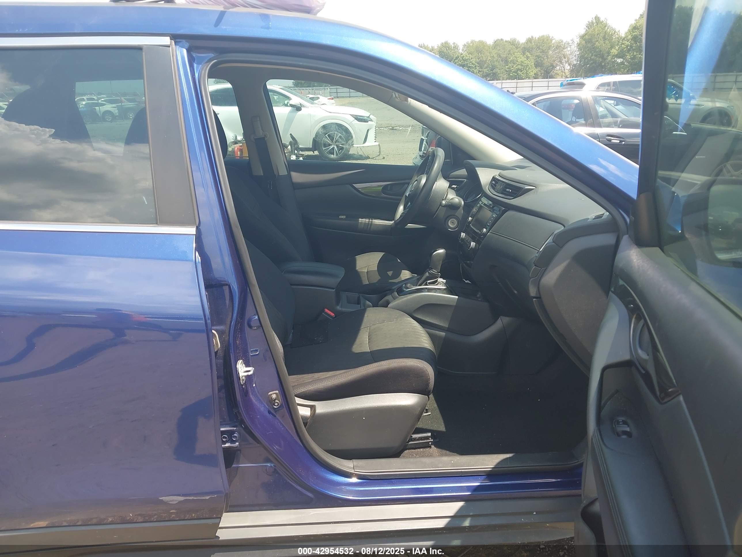 NISSAN ROGUE image 5