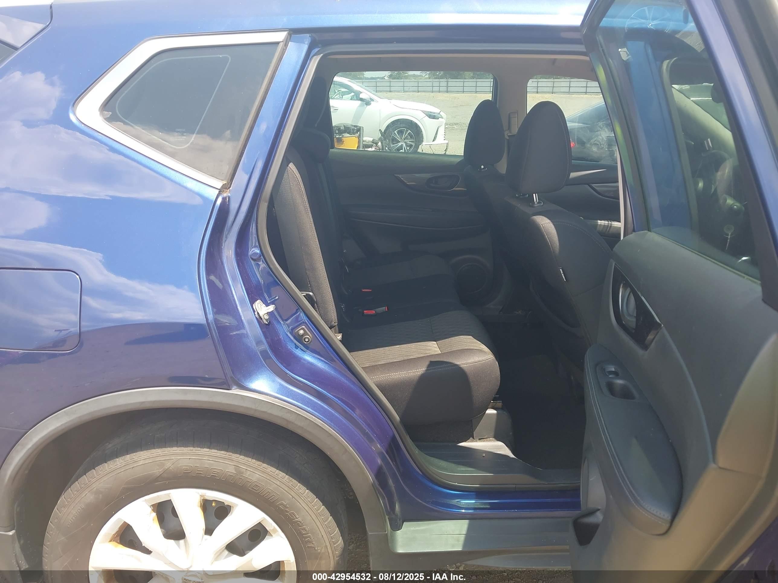 NISSAN ROGUE image 8