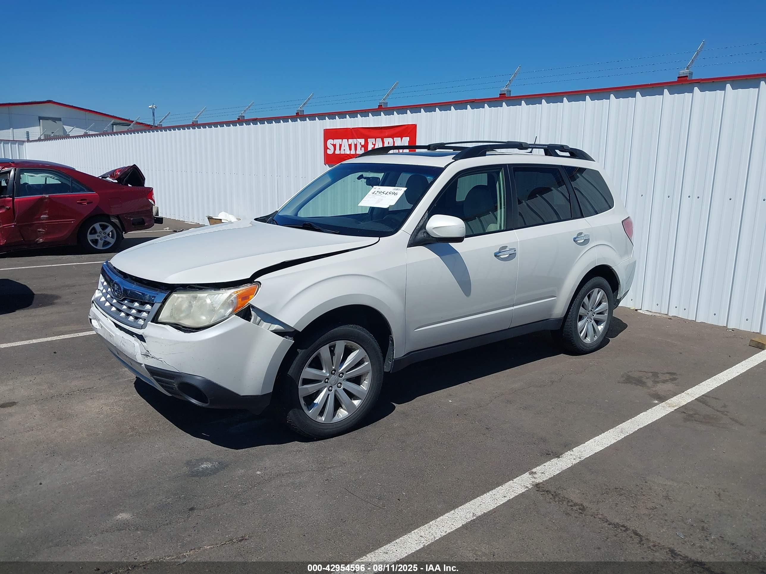 SUBARU FORESTER image 2