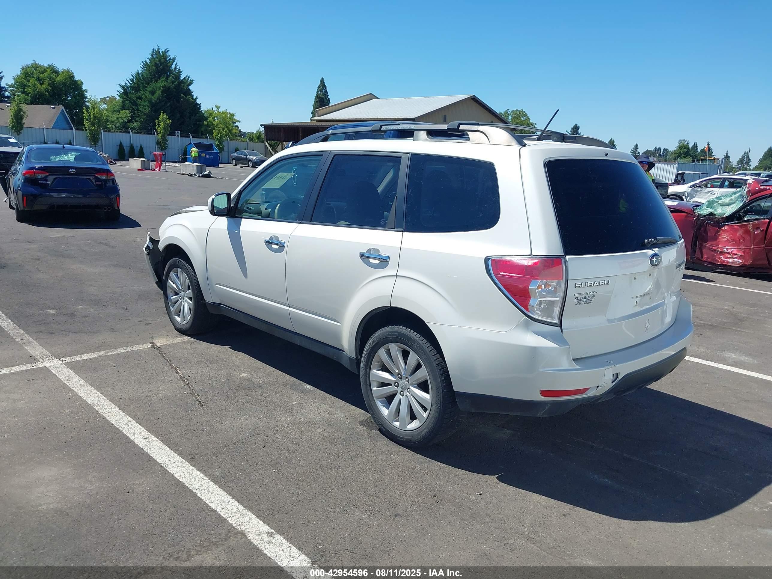 SUBARU FORESTER image 3