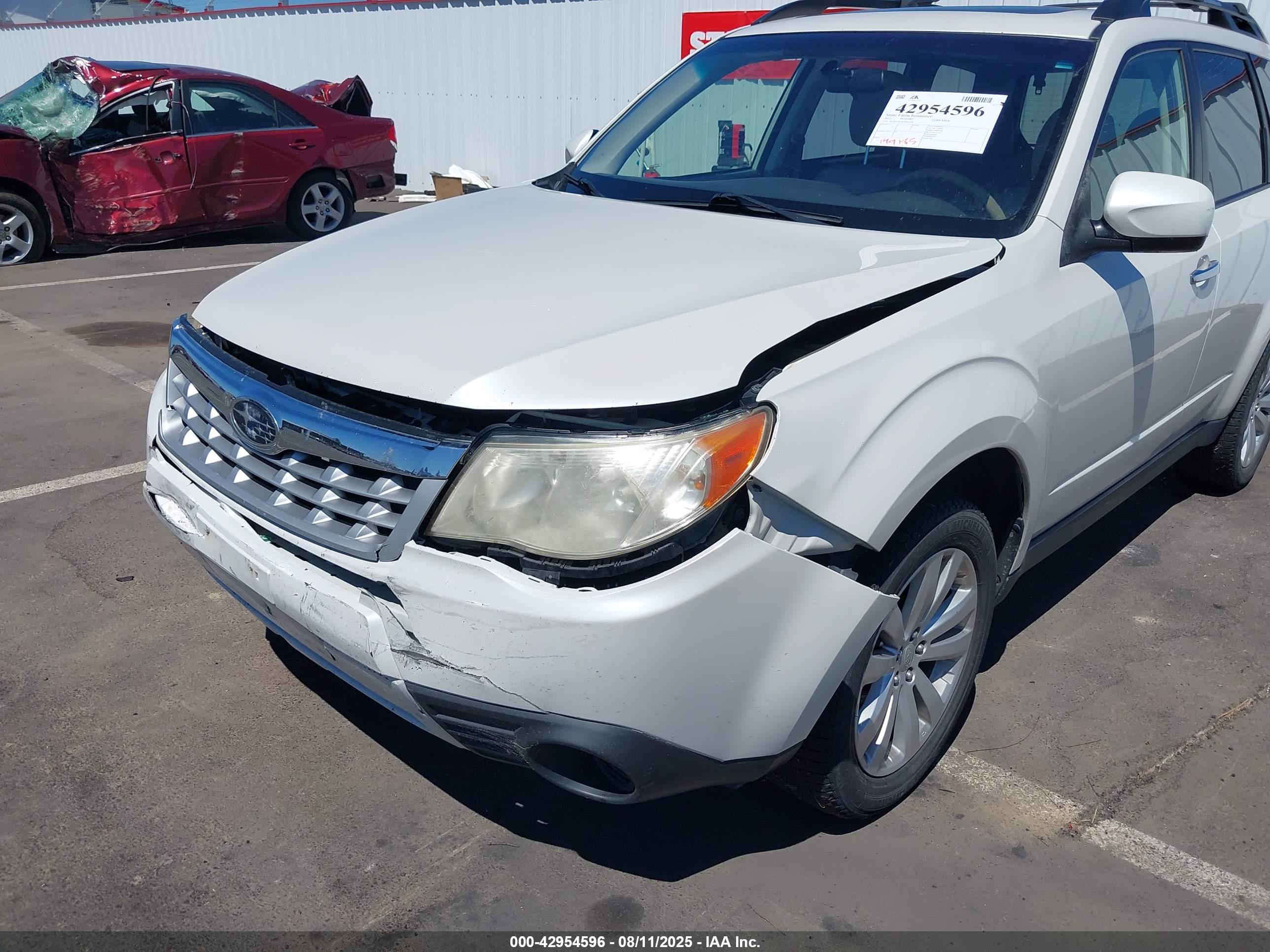 SUBARU FORESTER image 6