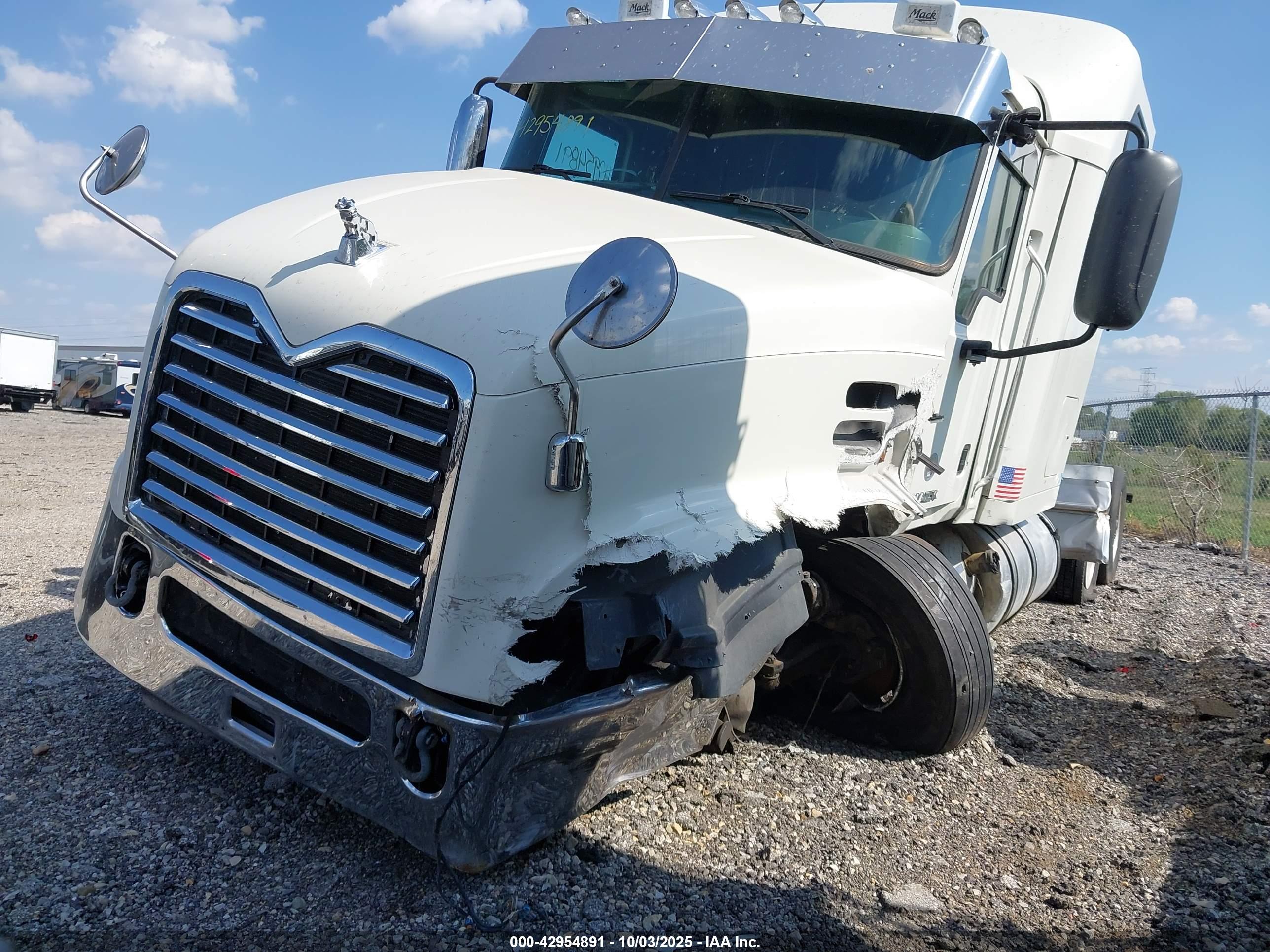 MACK 600 image 2