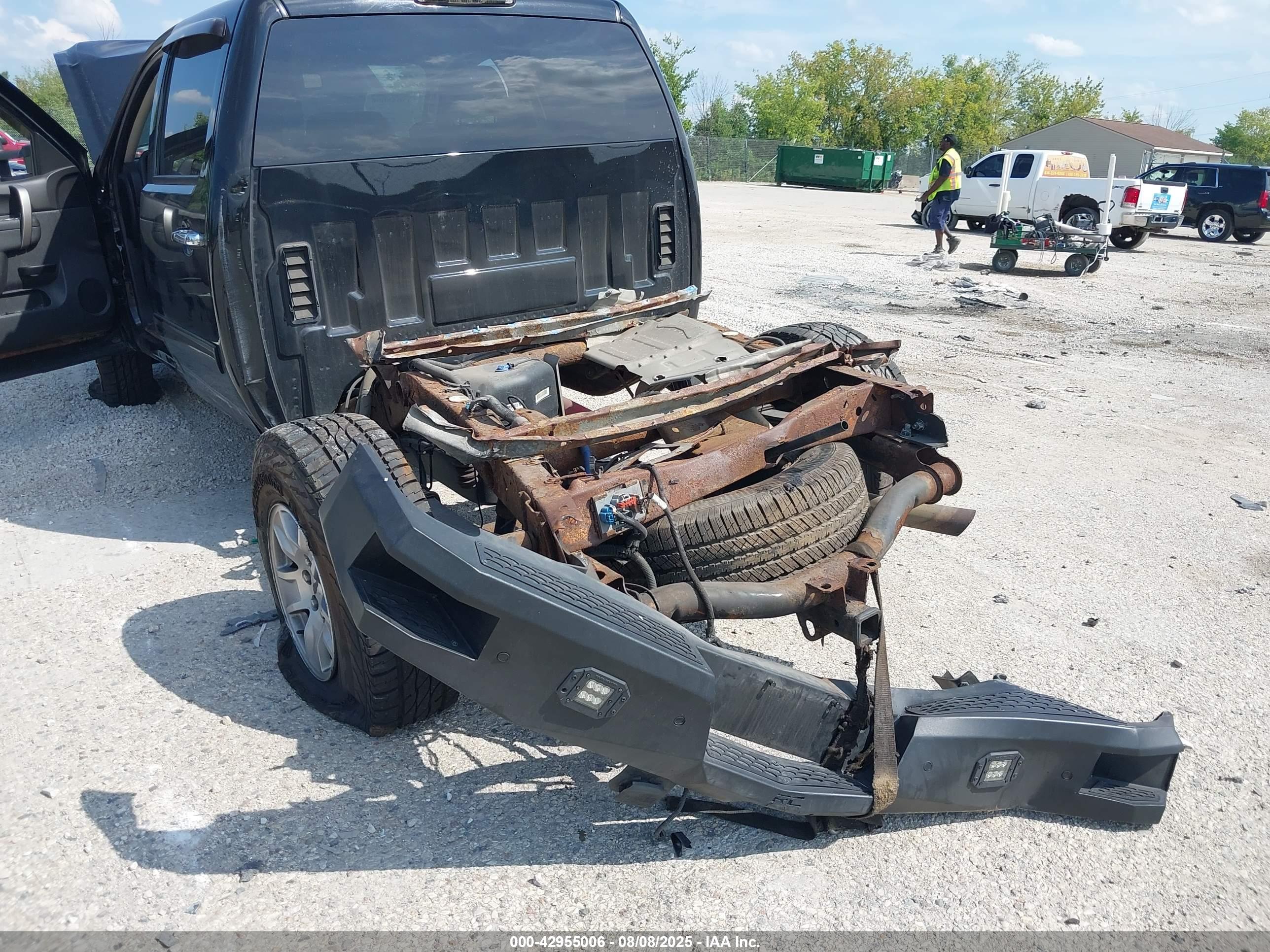 CHEVROLET SILVERADO image 6