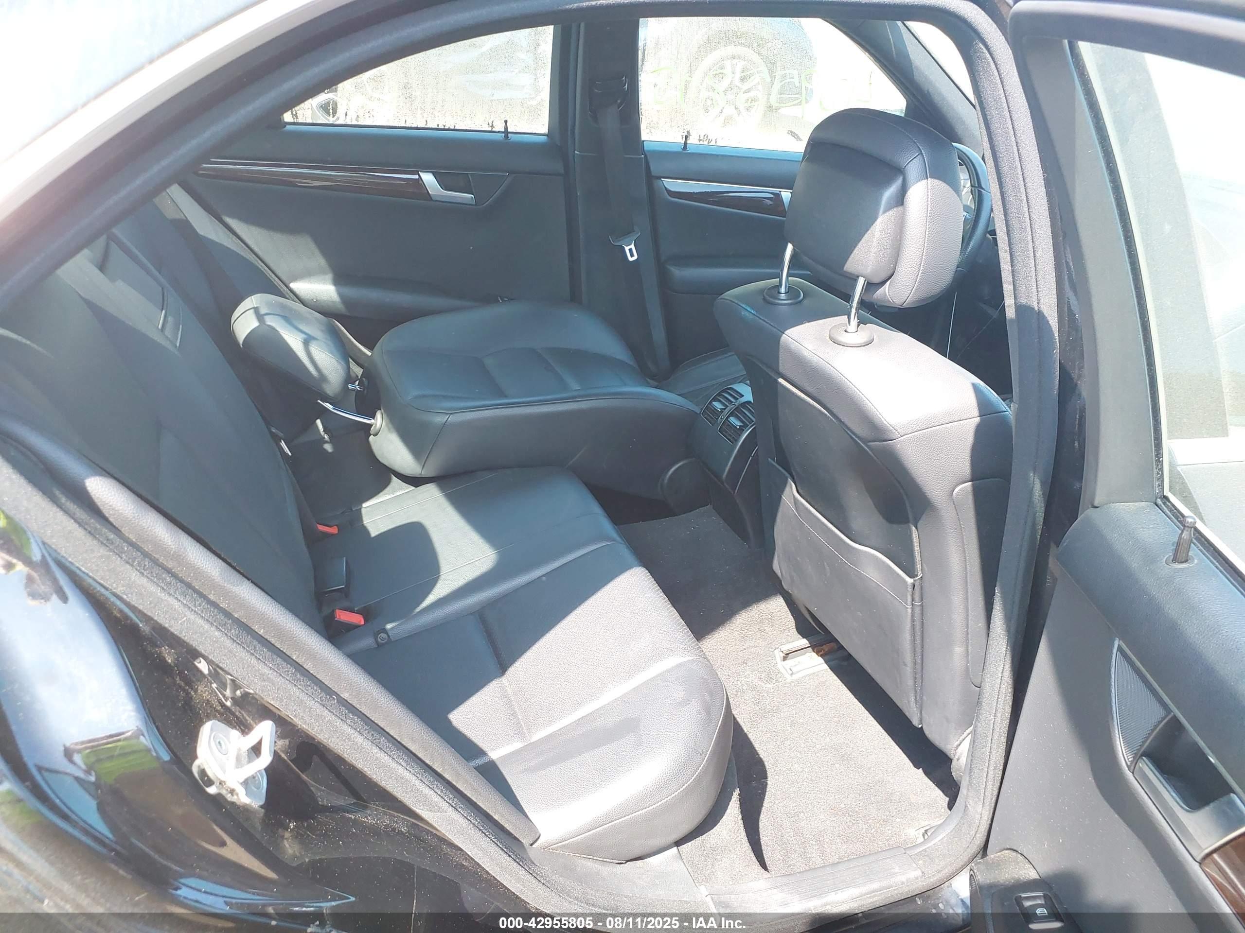 MERCEDES-BENZ C image 8