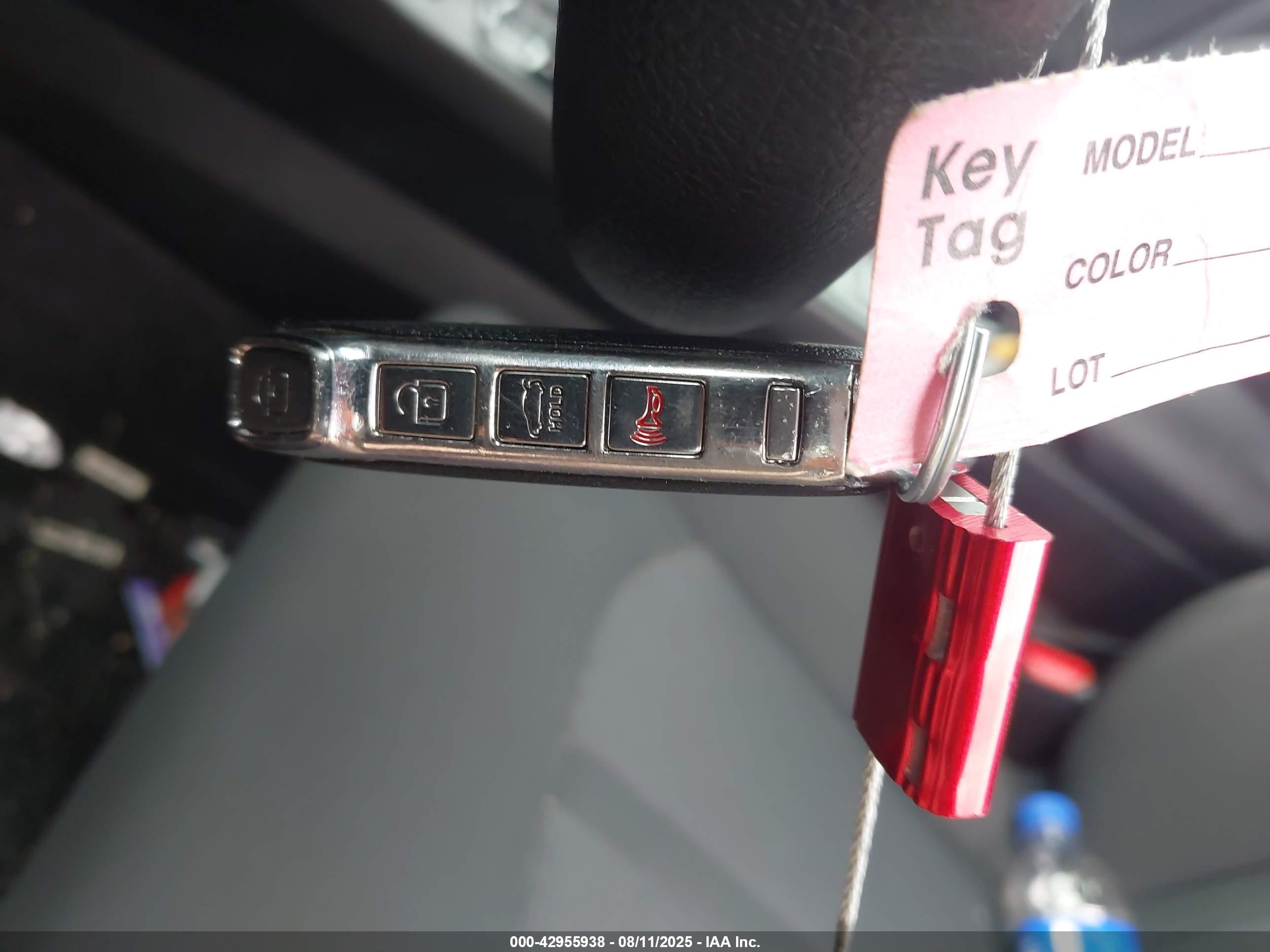 KIA K5 image 11
