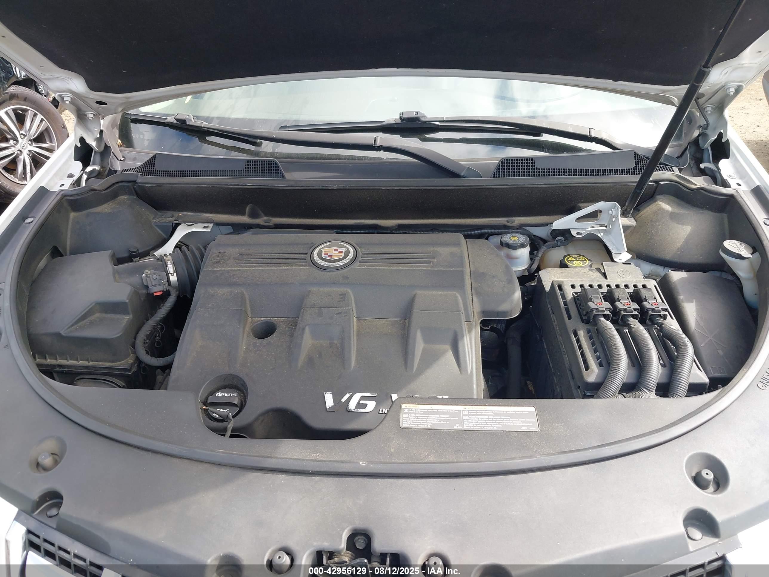 CADILLAC SRX image 10