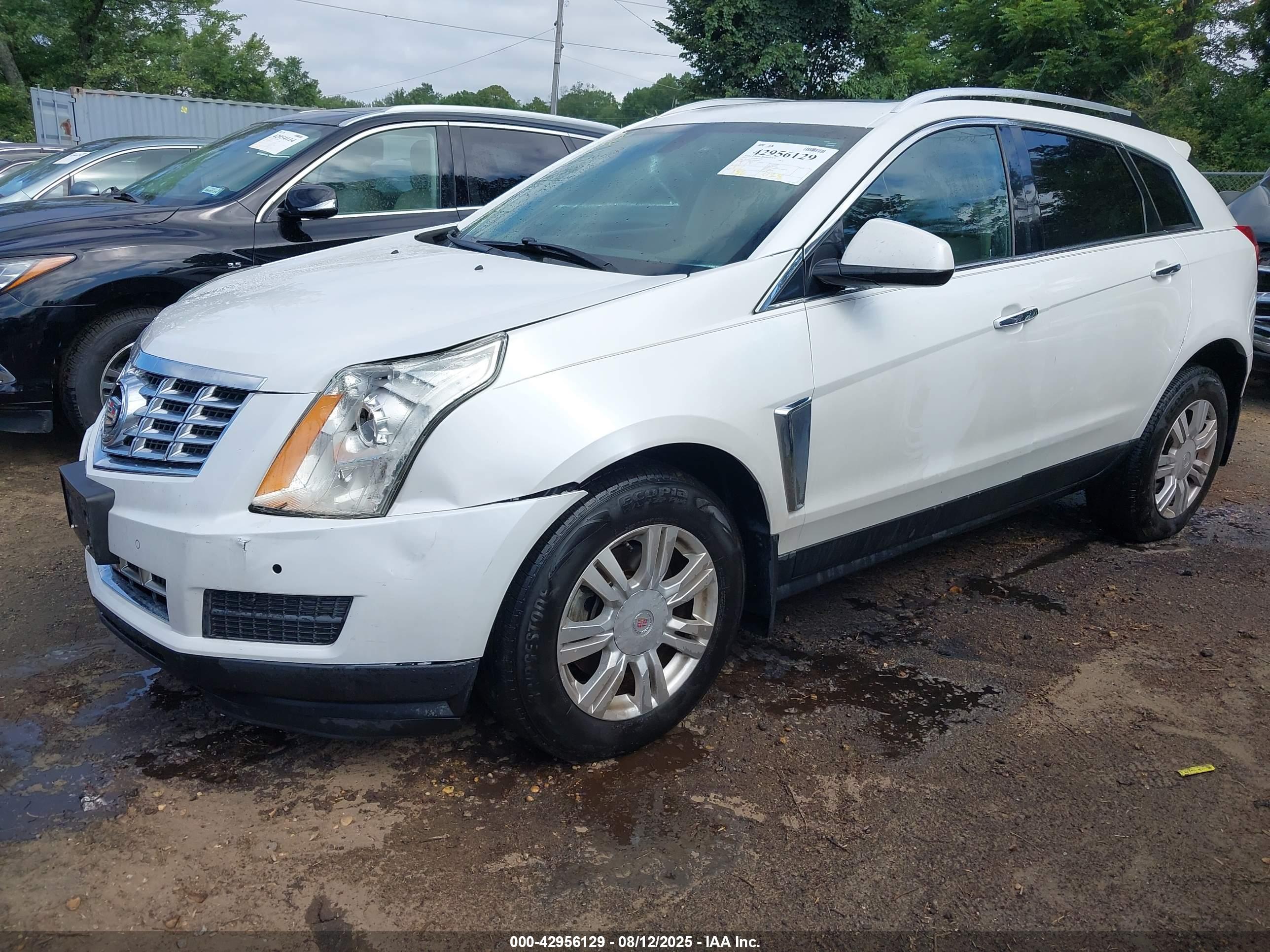 CADILLAC SRX image 2