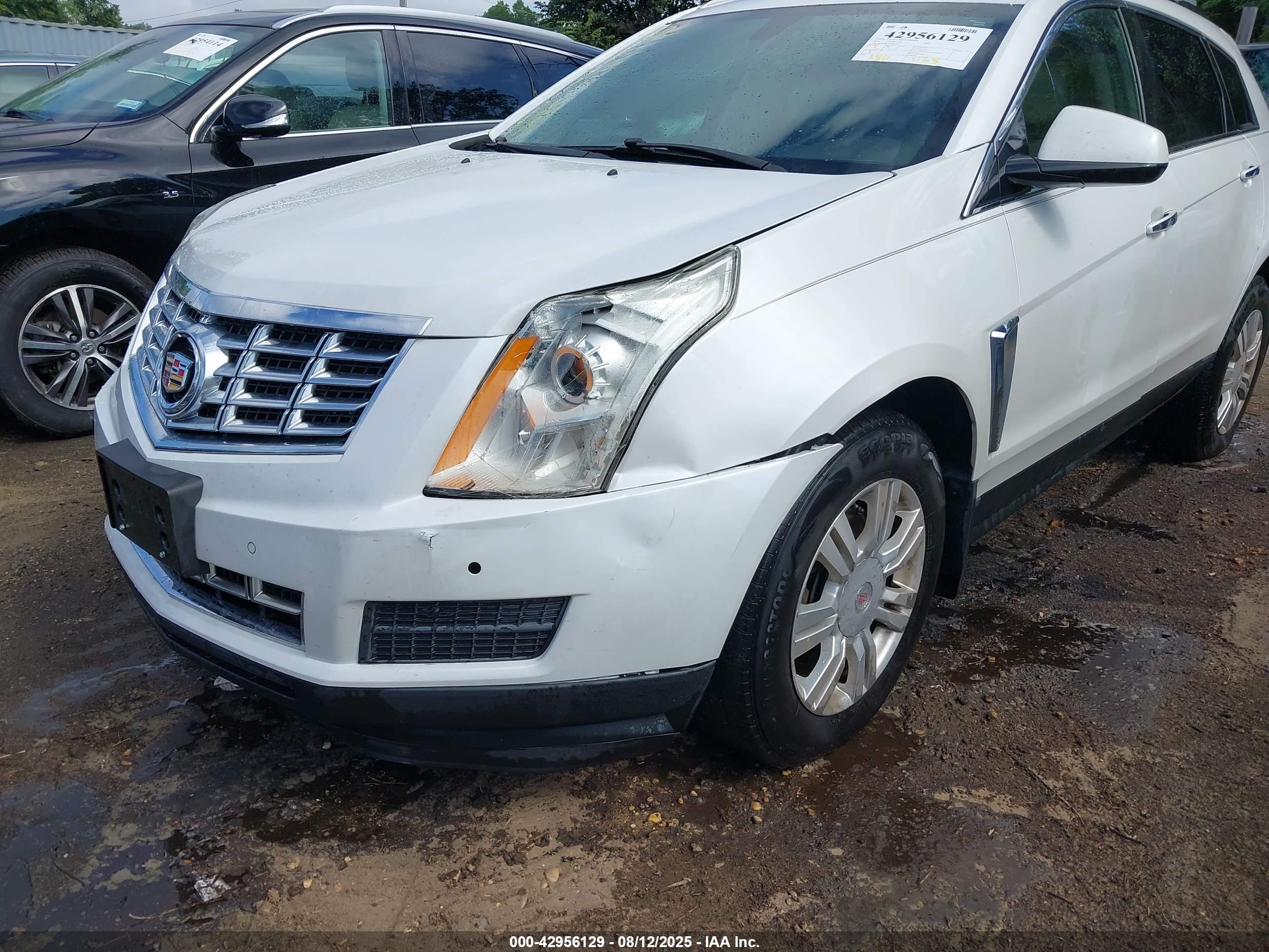 CADILLAC SRX image 6