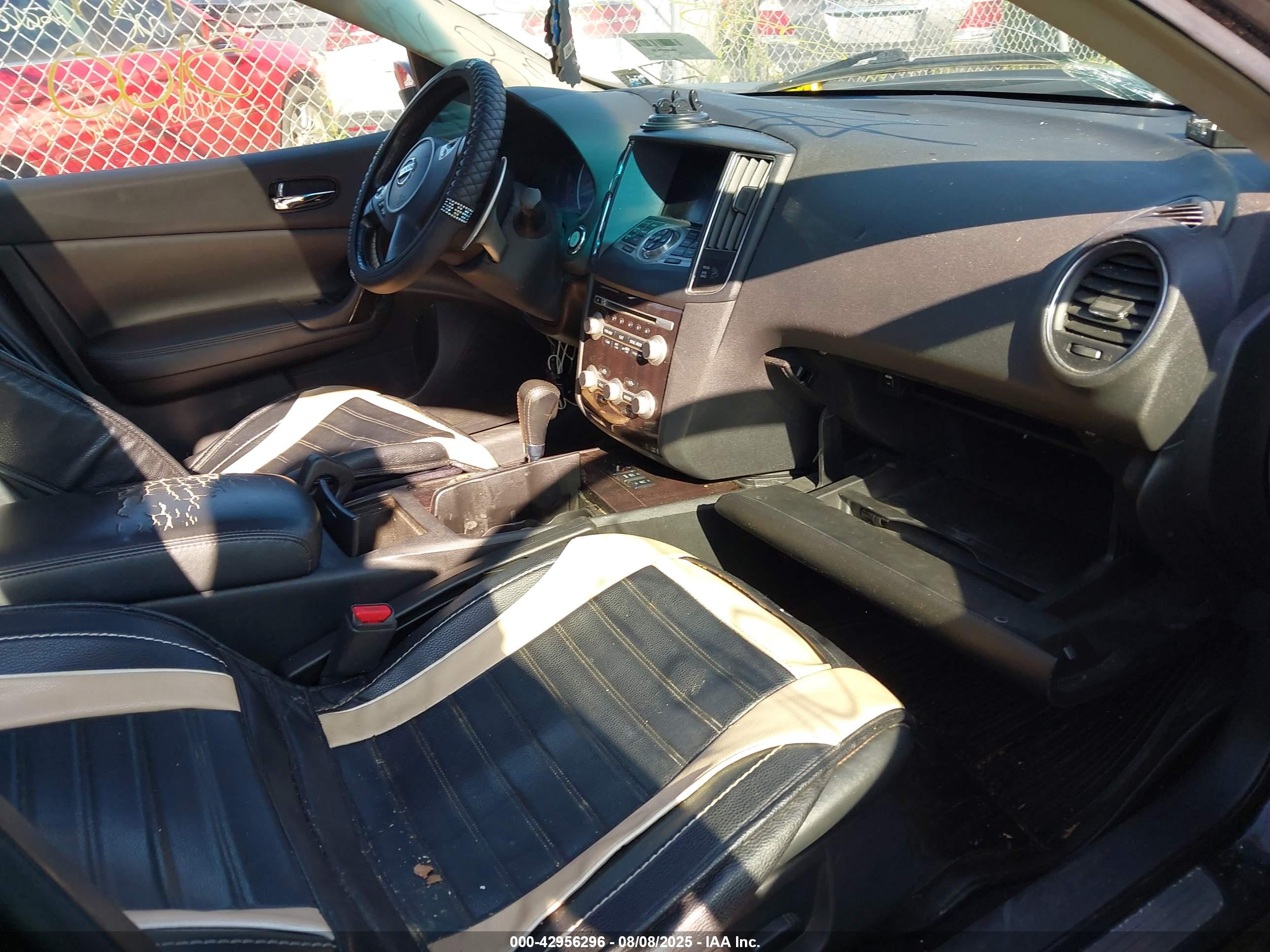 NISSAN MAXIMA image 5