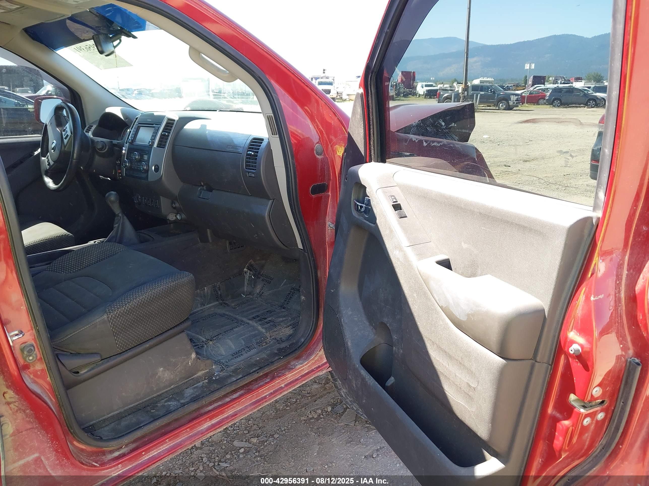 NISSAN FRONTIER image 5